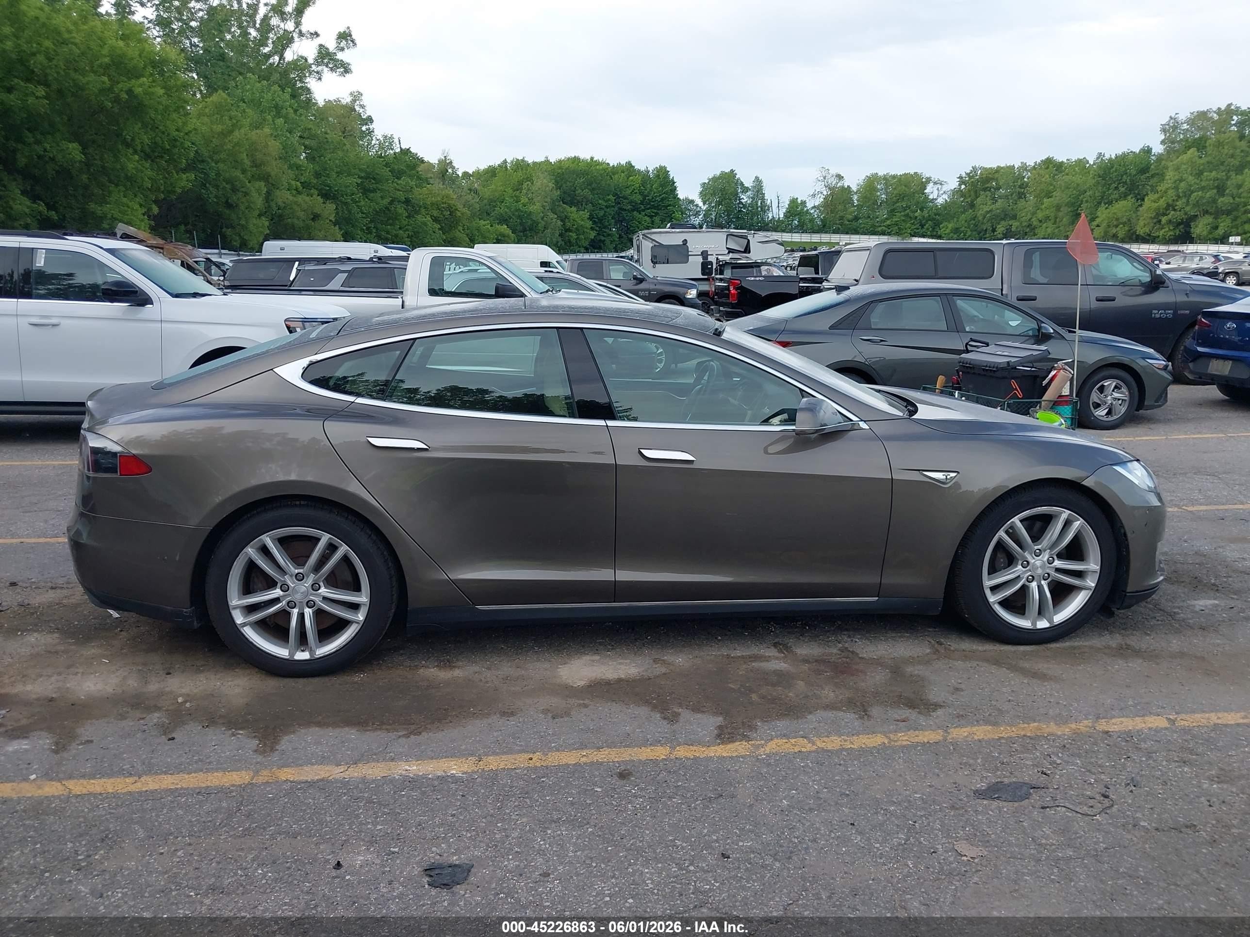 2015 Tesla Model S 70d/85d/p85d Brown vin: 5YJSA1E26FF119607