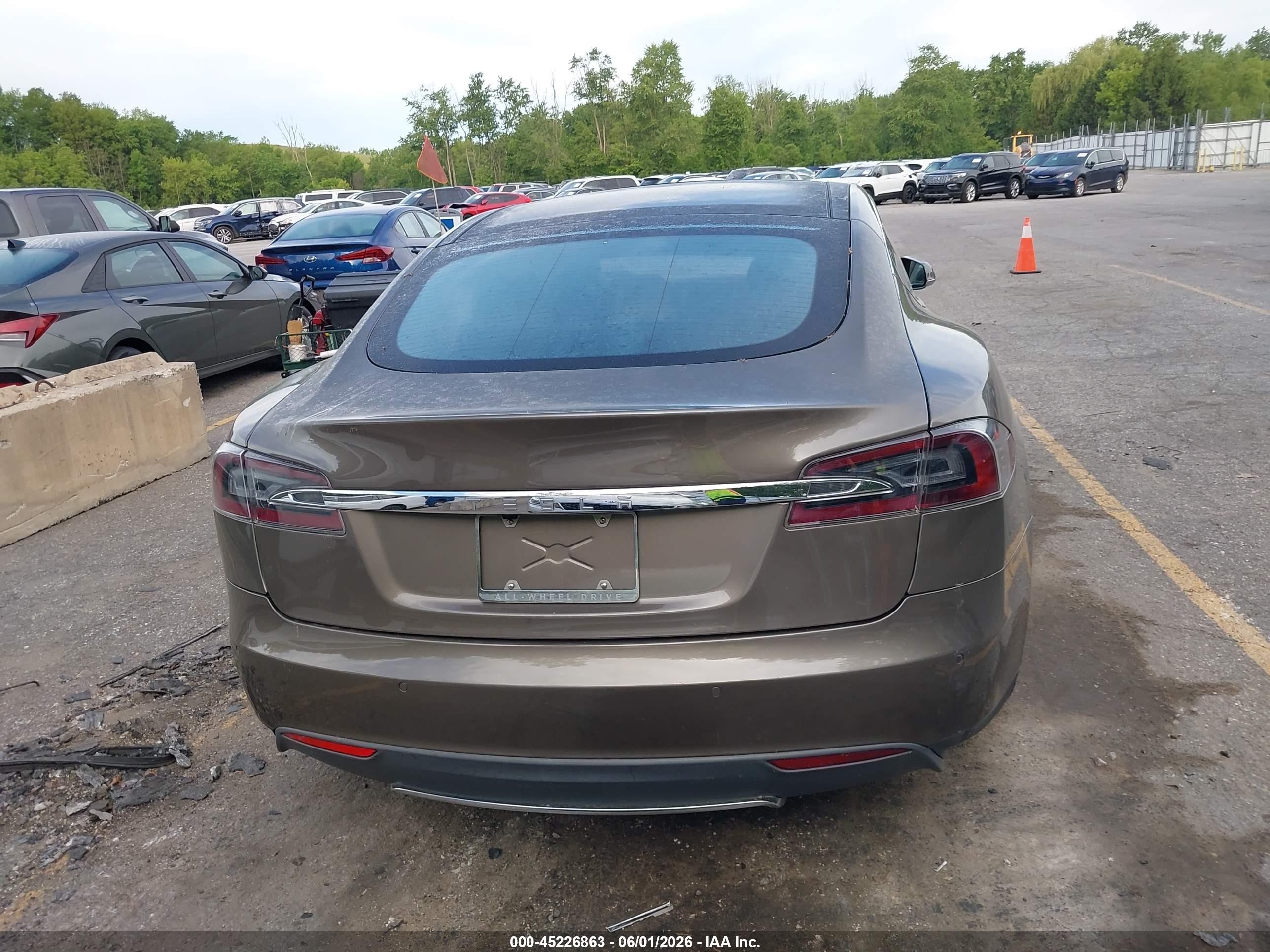 2015 Tesla Model S 70d/85d/p85d Brown vin: 5YJSA1E26FF119607