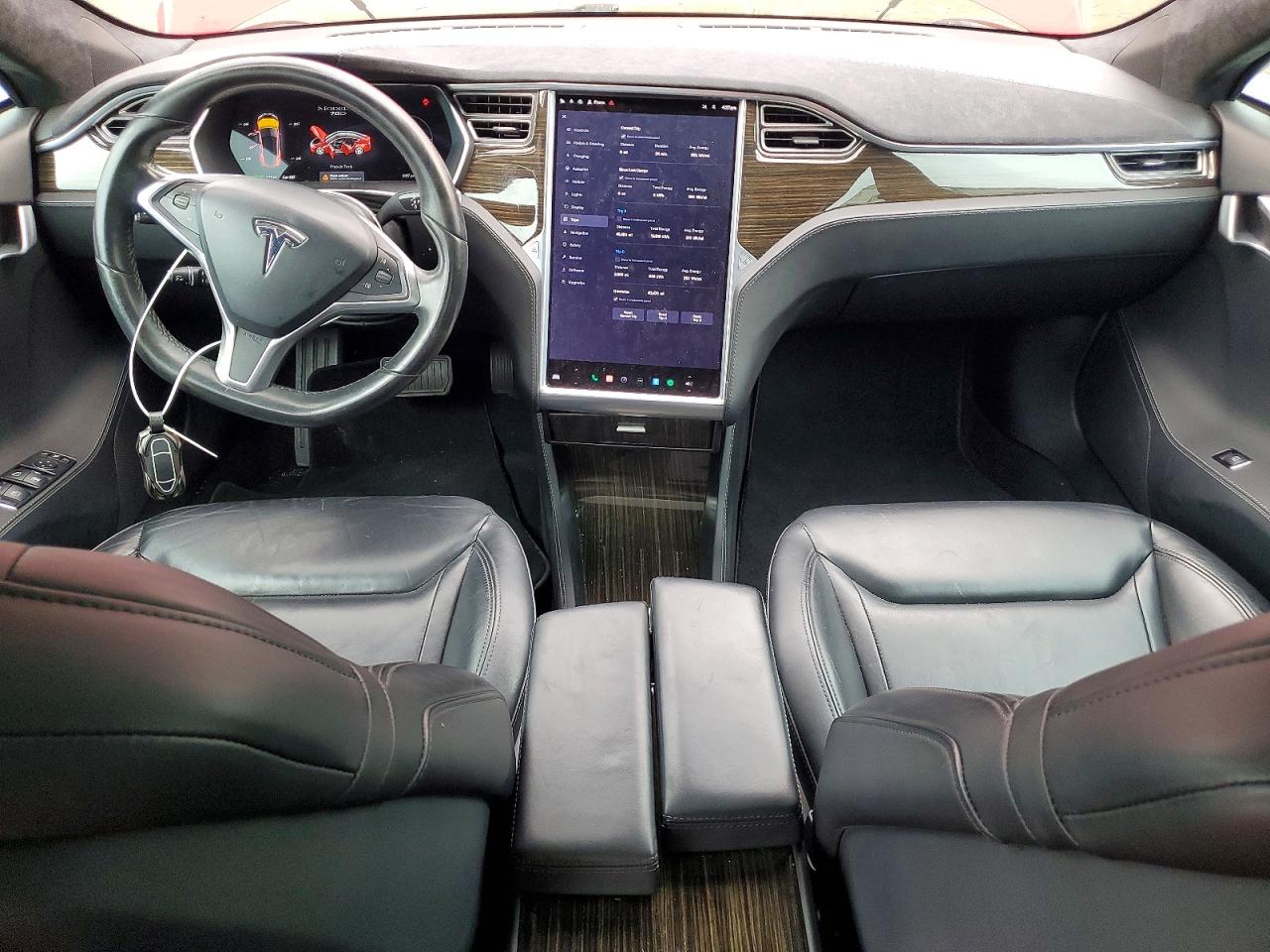2015 Tesla Model S Red vin: 5YJSA1E27FF102735