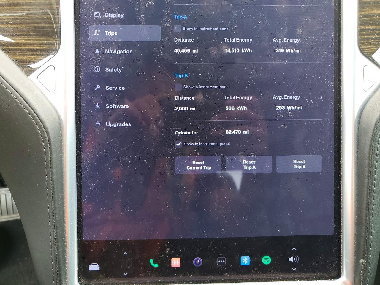2015 Tesla Model S Red vin: 5YJSA1E27FF102735