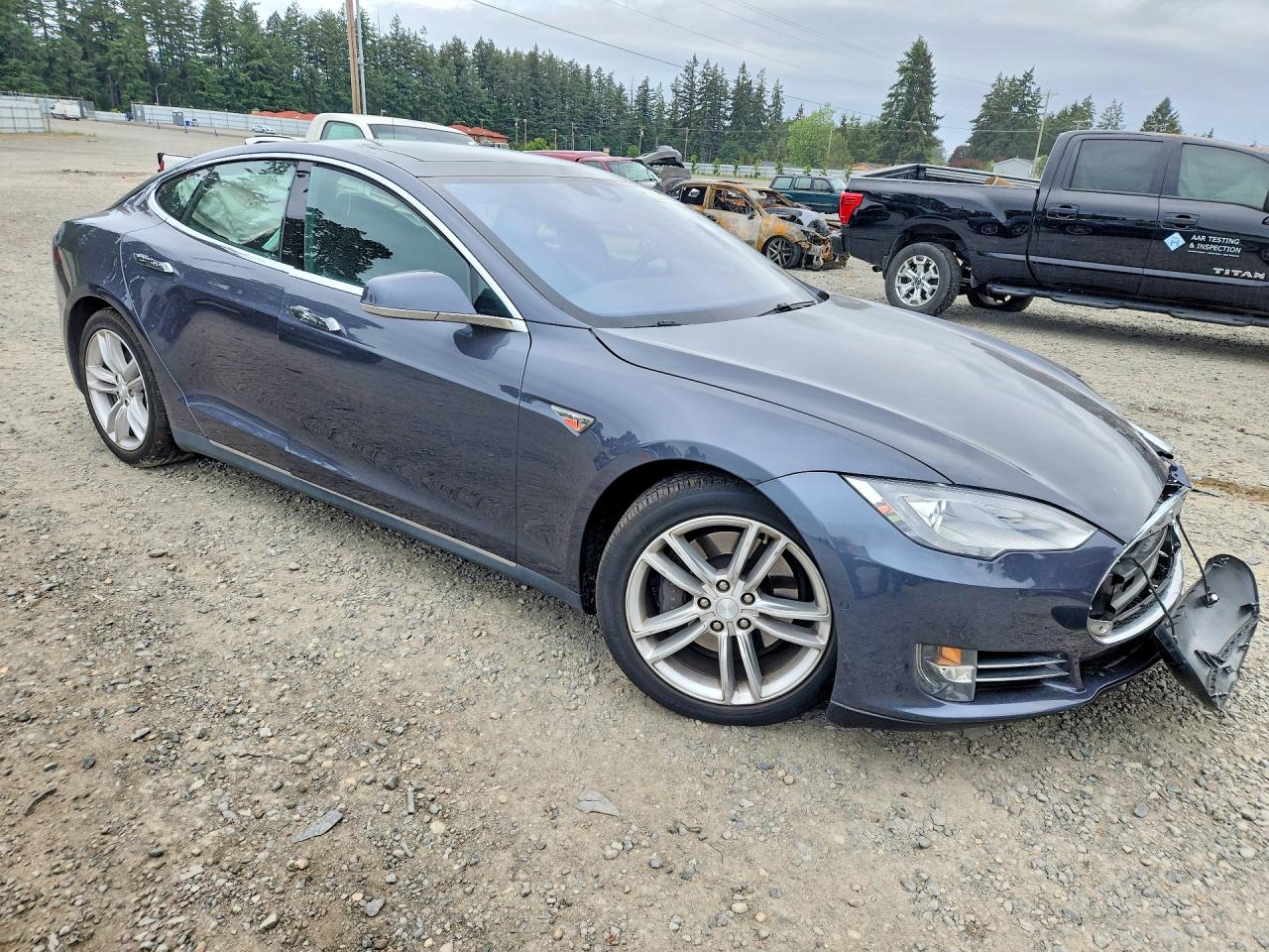 2015 Tesla Model S Gray vin: 5YJSA1E27FF104839