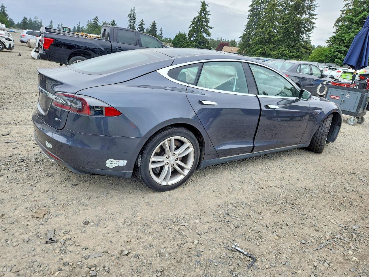 2015 Tesla Model S Gray vin: 5YJSA1E27FF104839