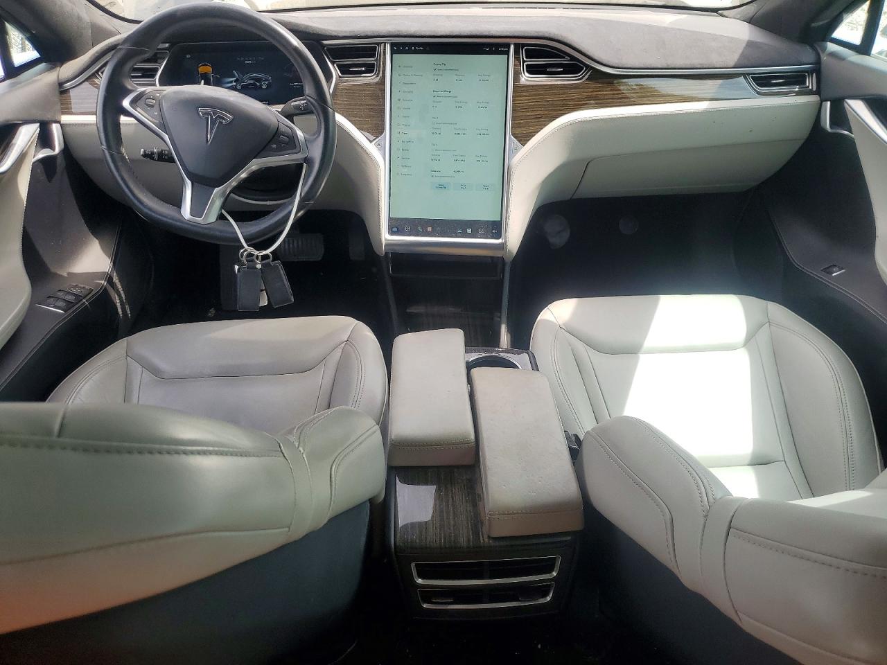 2015 Tesla Model S Серый vin: 5YJSA1E27FF116845