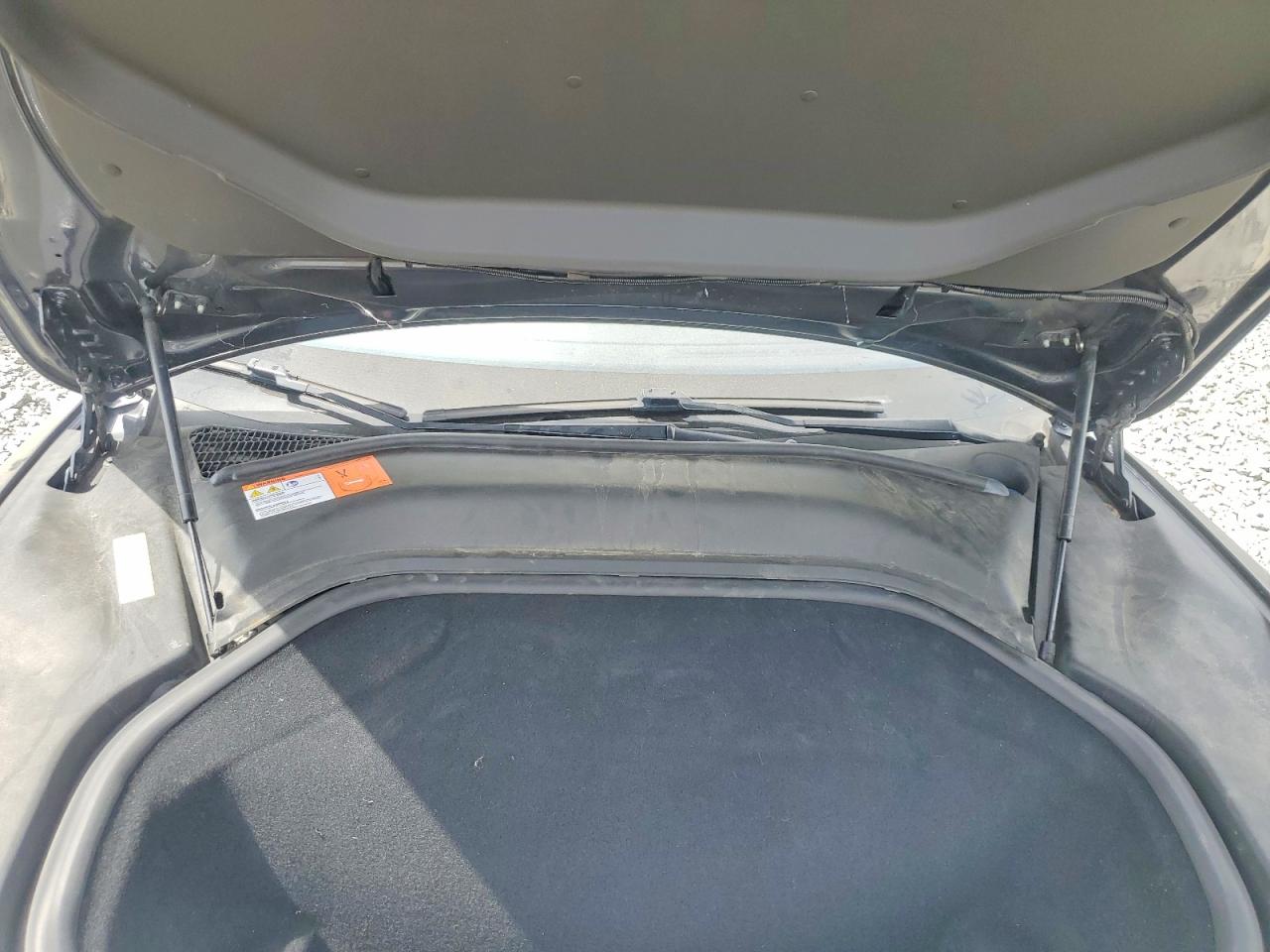 2015 Tesla Model S Серый vin: 5YJSA1E27FF116845