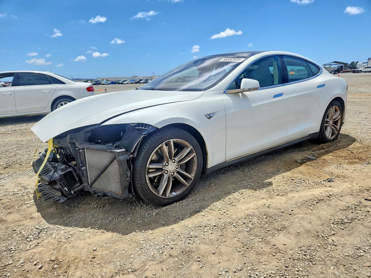 2015 Tesla Model S White vin: 5YJSA1E28FF118930