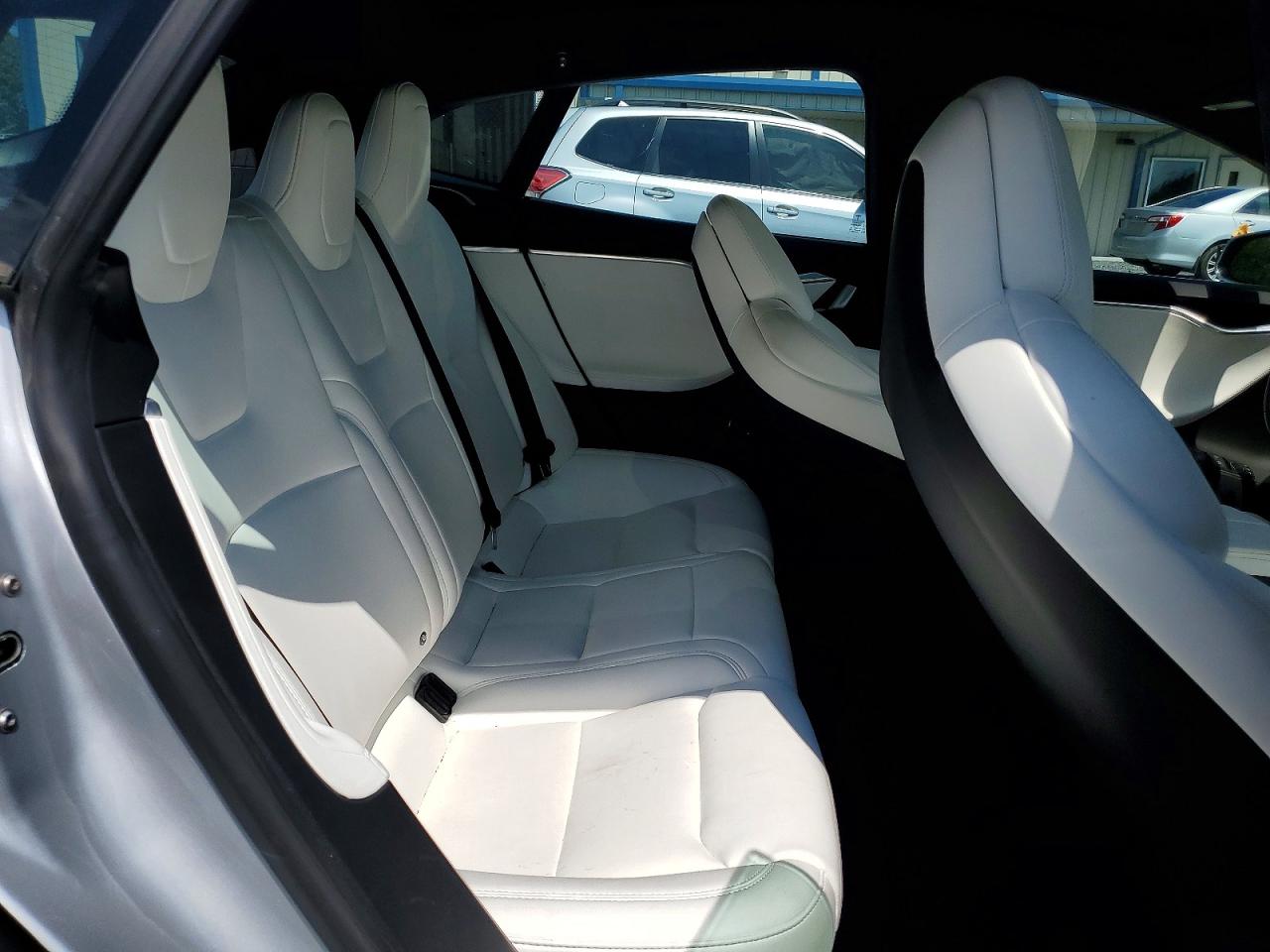 2018 Tesla Model S Silver vin: 5YJSA1E28JF244374