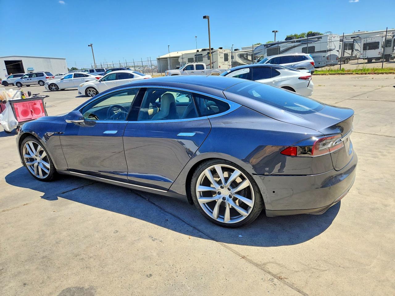 2015 Tesla Model S Серый vin: 5YJSA1E29FF119696