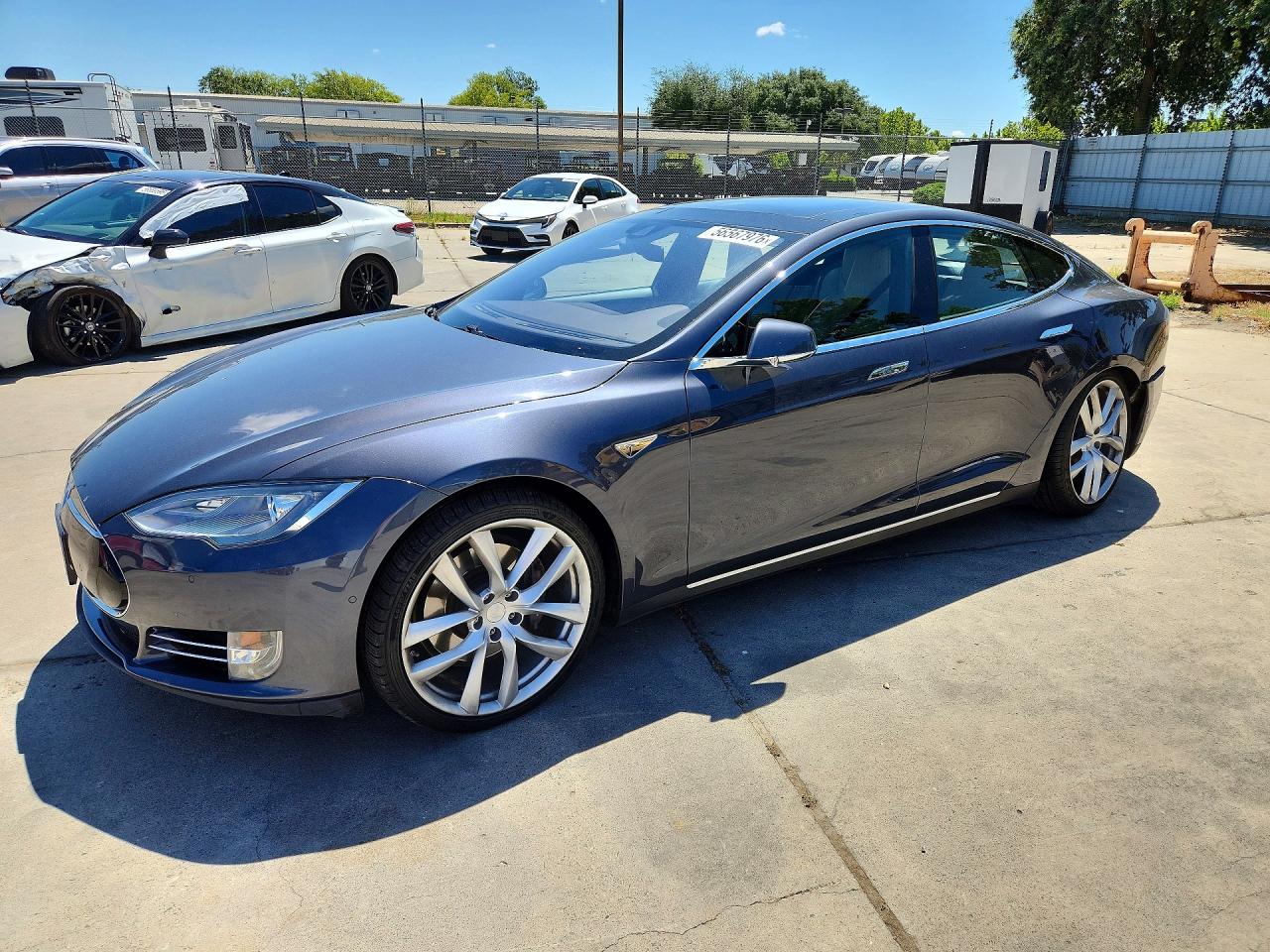 2015 Tesla Model S Gray vin: 5YJSA1E29FF119696