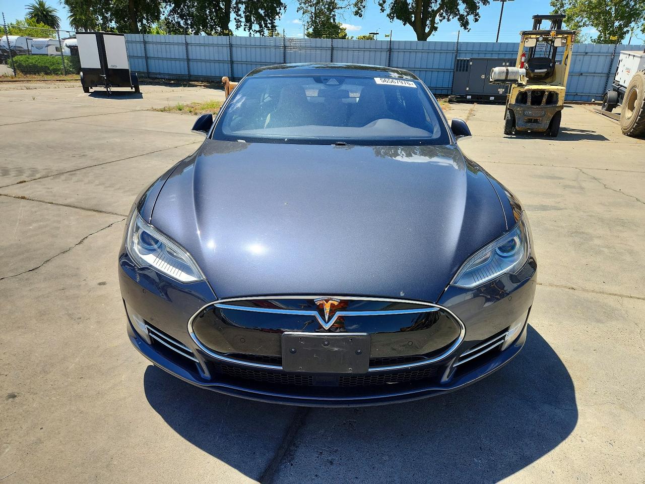 2015 Tesla Model S Серый vin: 5YJSA1E29FF119696