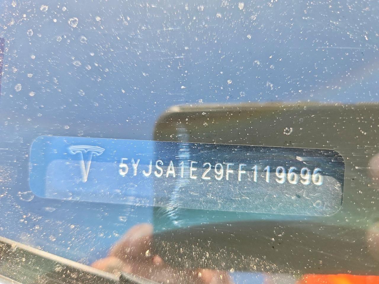 2015 Tesla Model S Серый vin: 5YJSA1E29FF119696