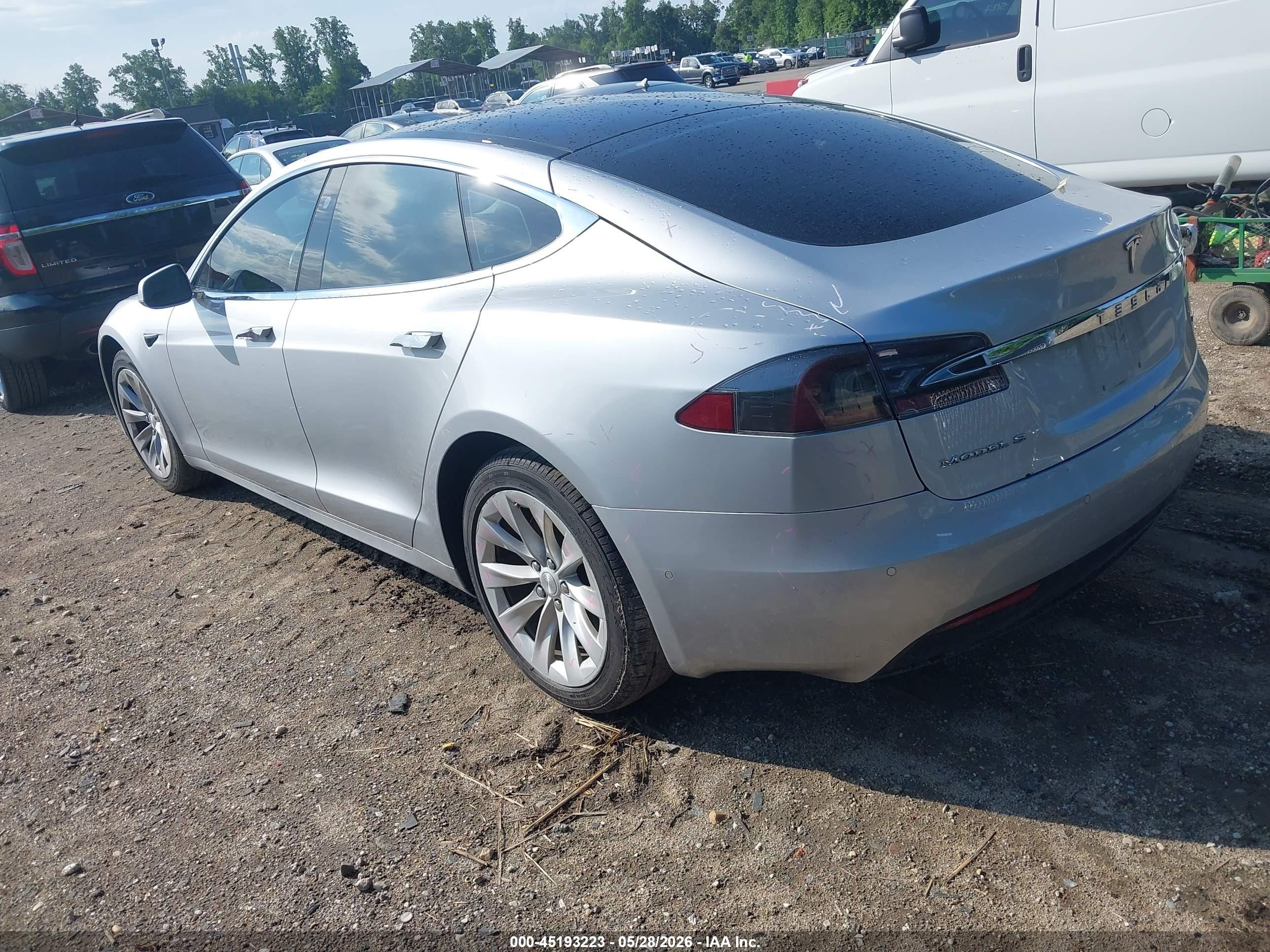 2017 Tesla Model S 100d/60d/75d/90d/p100d Серебряный vin: 5YJSA1E29HF232969