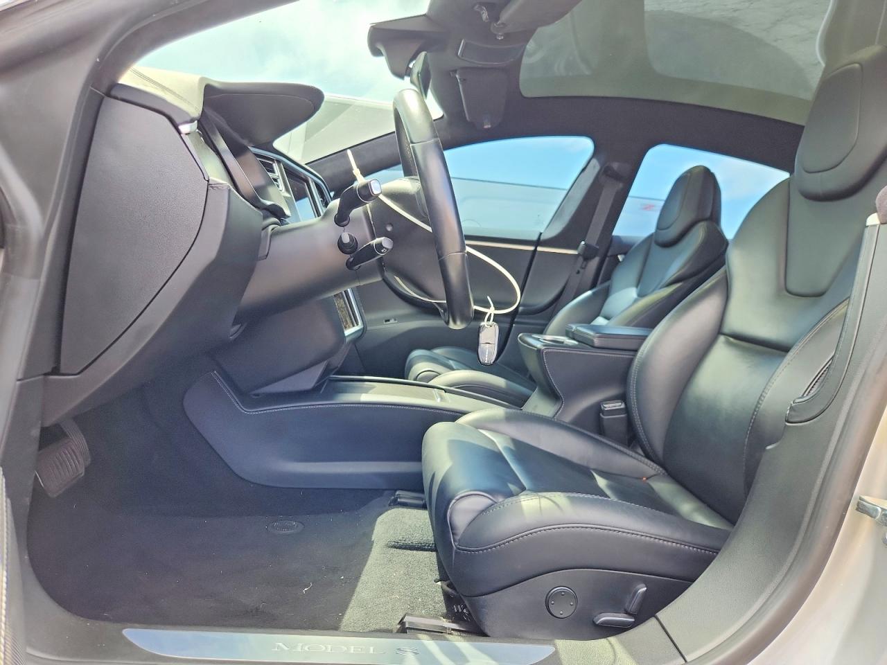 2018 Tesla Model S Серебряный vin: 5YJSA1E29JF247459