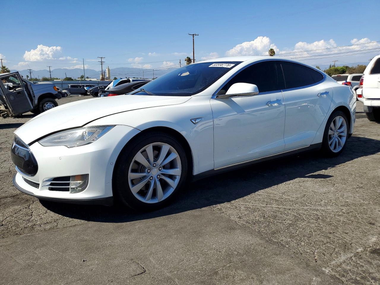2015 Tesla Model S Белый vin: 5YJSA1E2XFF103720