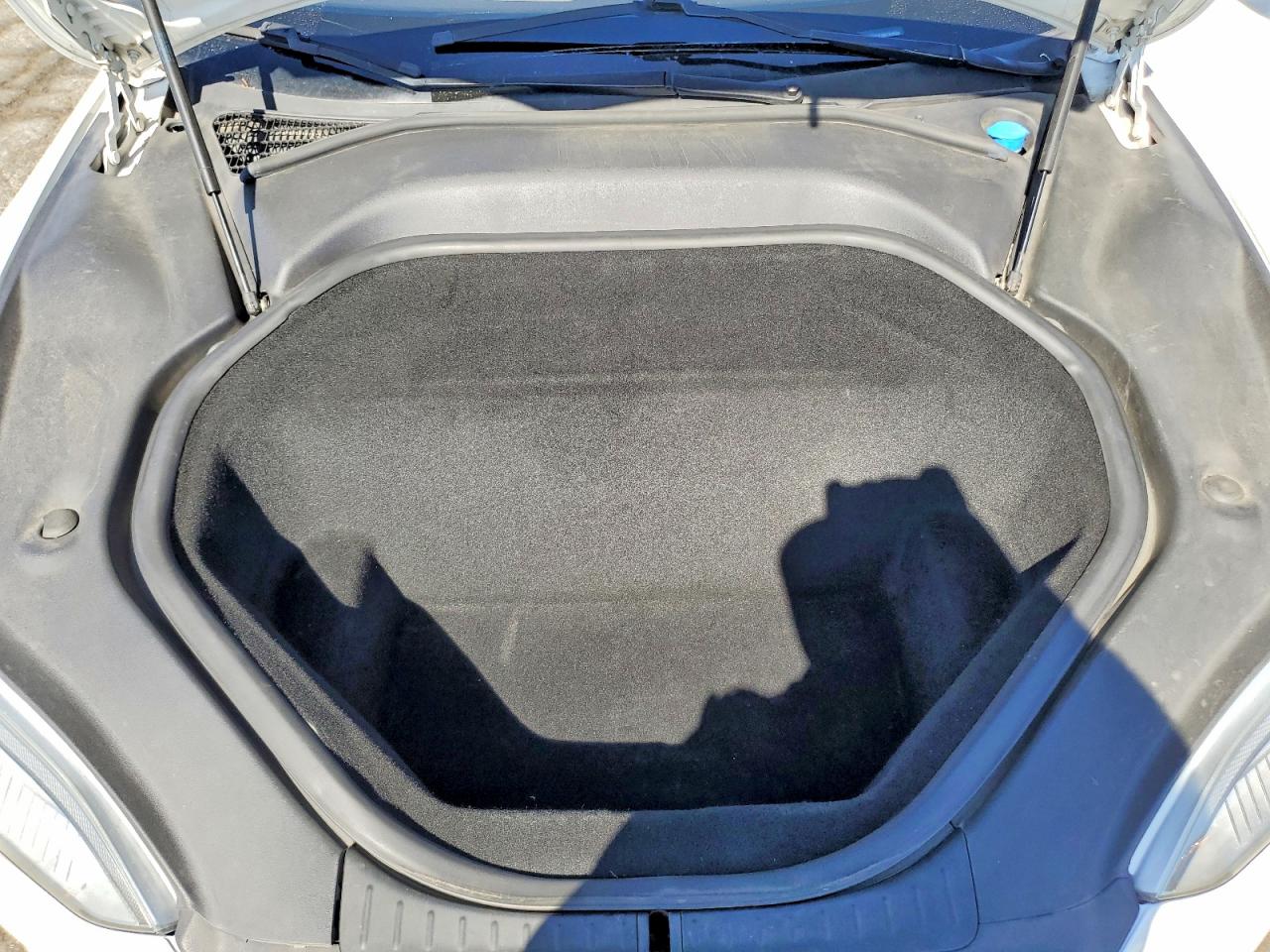 2015 Tesla Model S White vin: 5YJSA1E2XFF103720