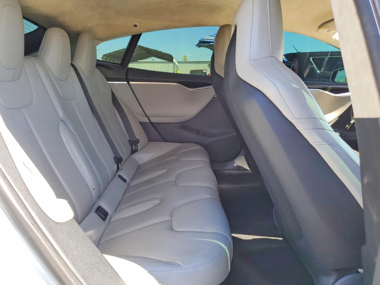 2015 Tesla Model S White vin: 5YJSA1E2XFF103720