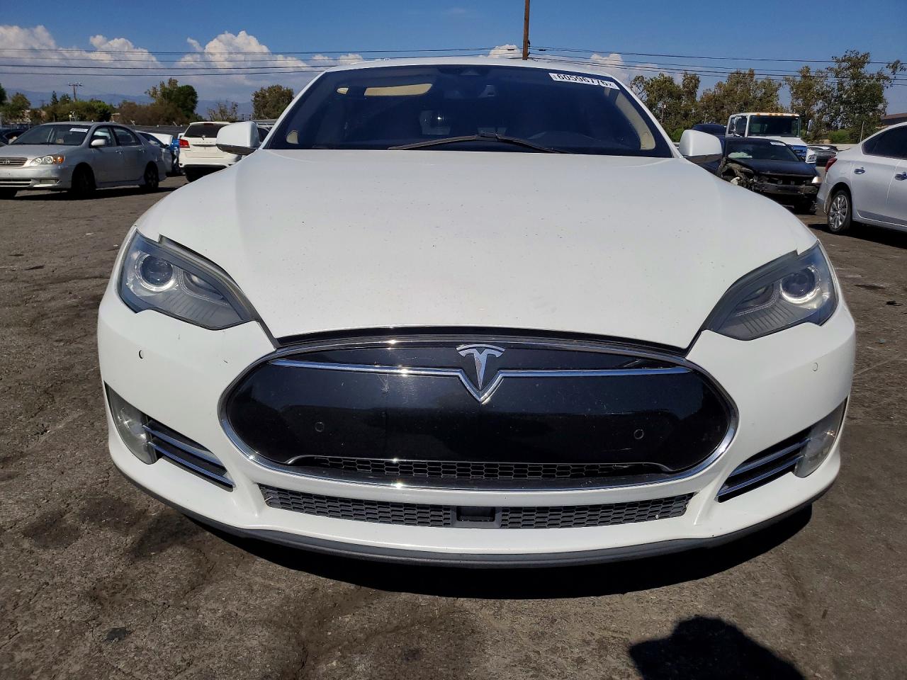 2015 Tesla Model S White vin: 5YJSA1E2XFF103720