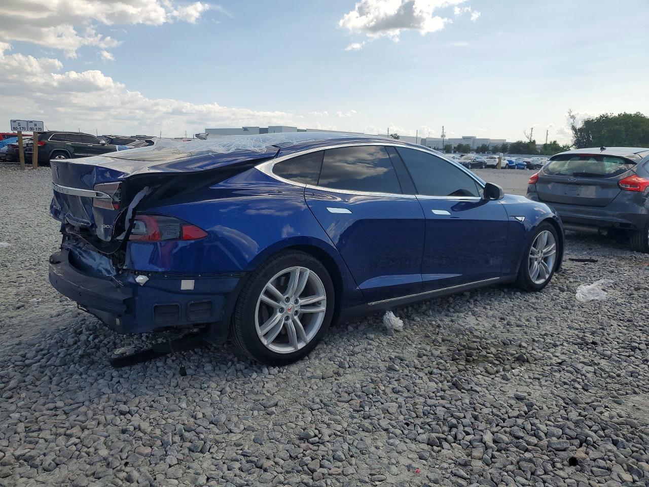 2015 Tesla Model S Blue vin: 5YJSA1E2XFF105337