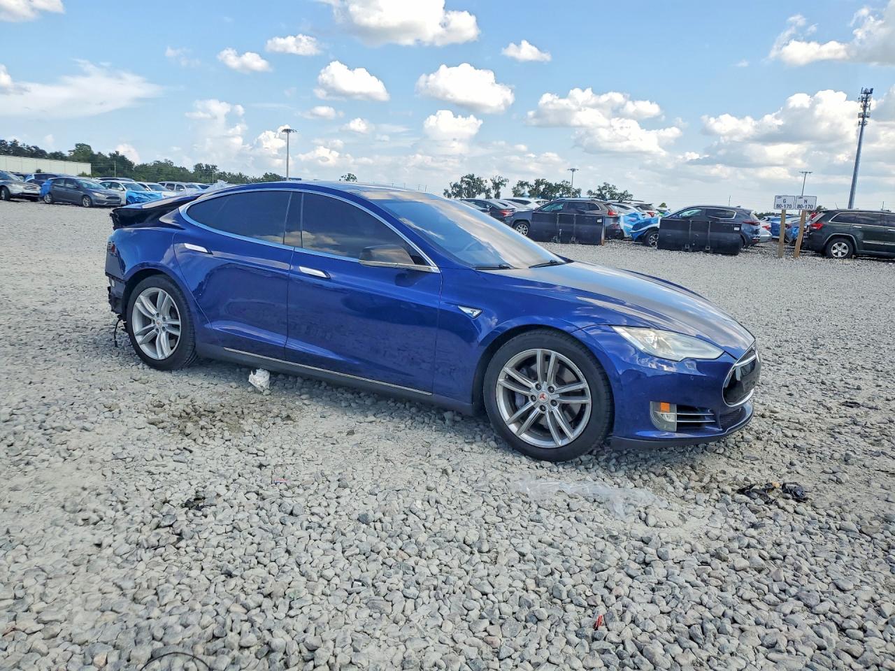 2015 Tesla Model S Blue vin: 5YJSA1E2XFF105337
