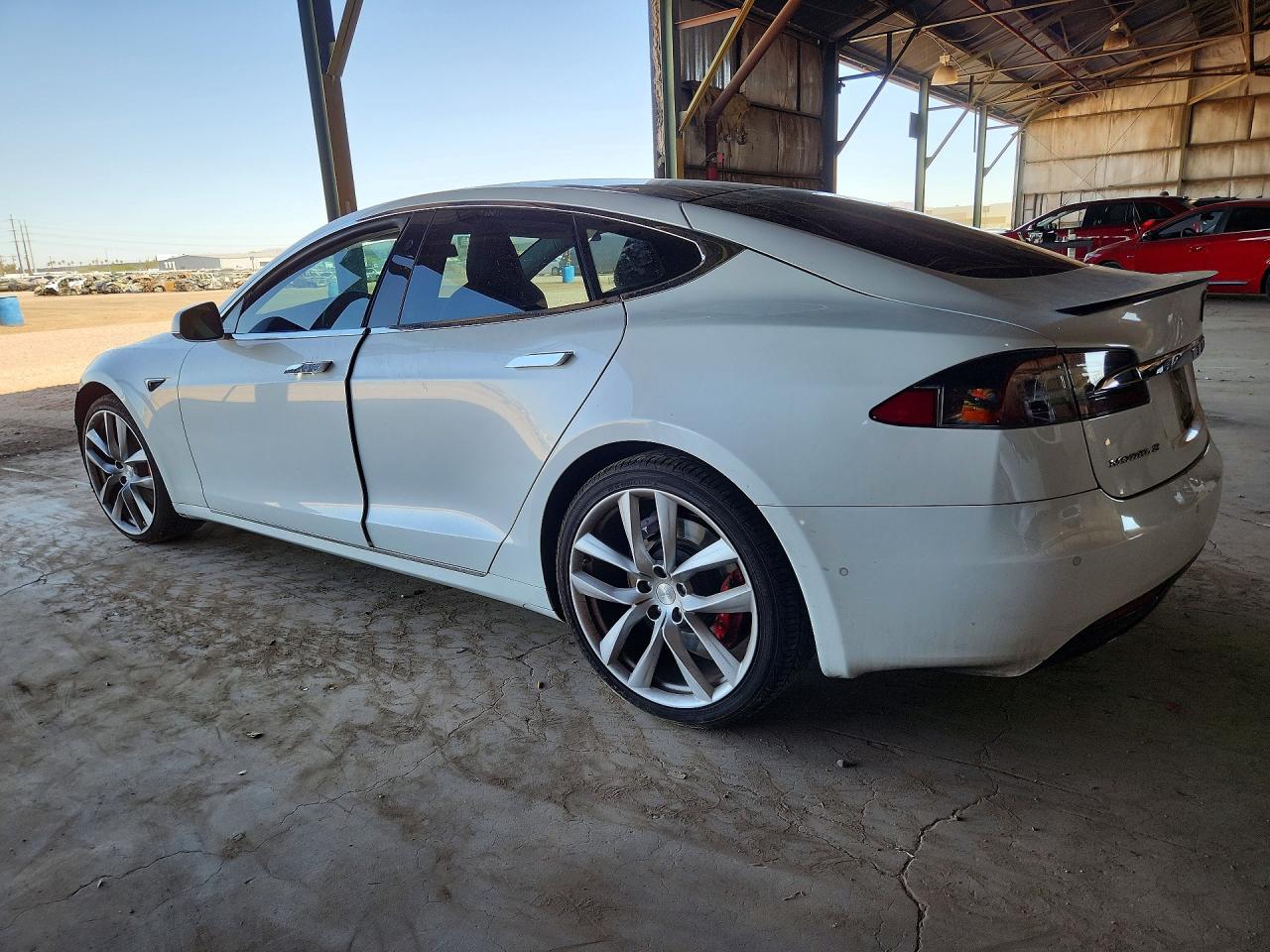 2016 Tesla Model S White vin: 5YJSA1E41GF169995
