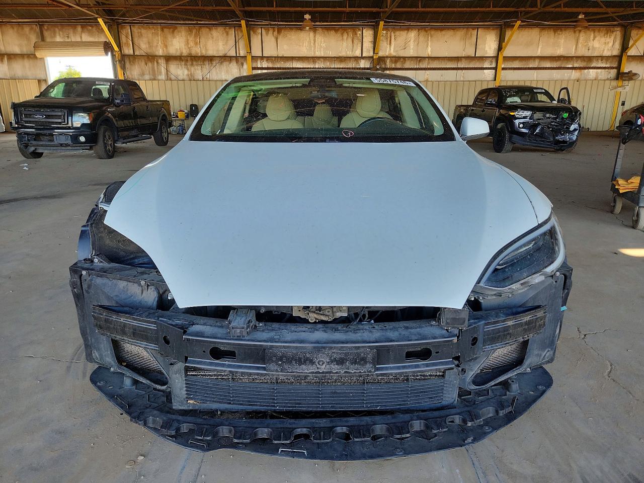 2016 Tesla Model S White vin: 5YJSA1E41GF169995