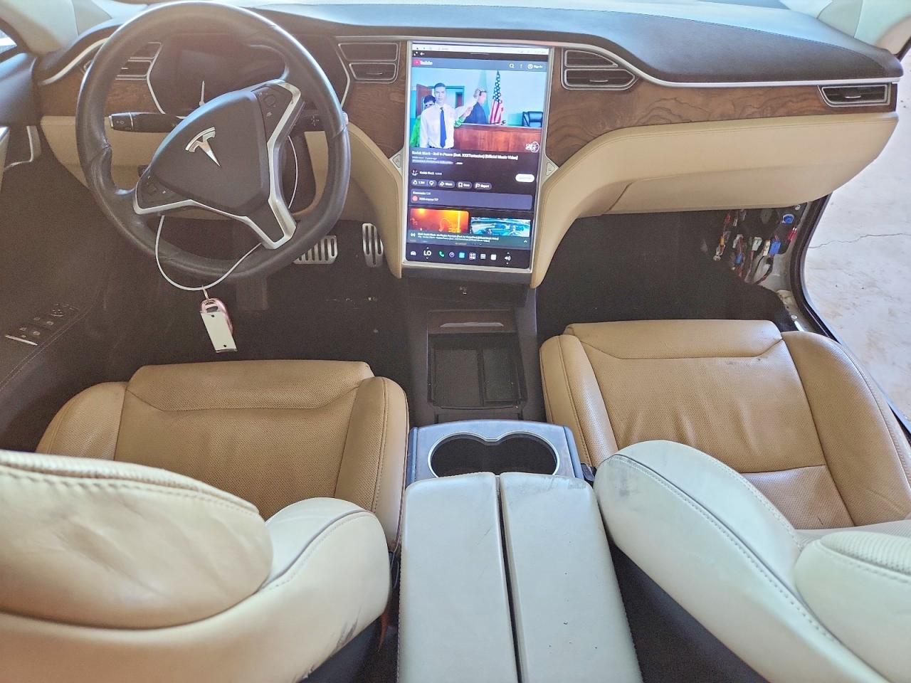 2016 Tesla Model S White vin: 5YJSA1E41GF169995