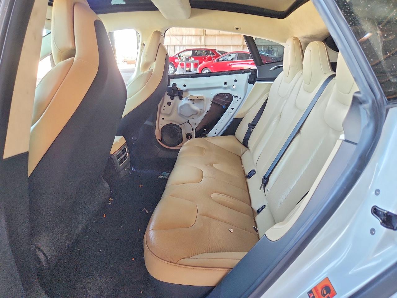 2016 Tesla Model S White vin: 5YJSA1E41GF169995