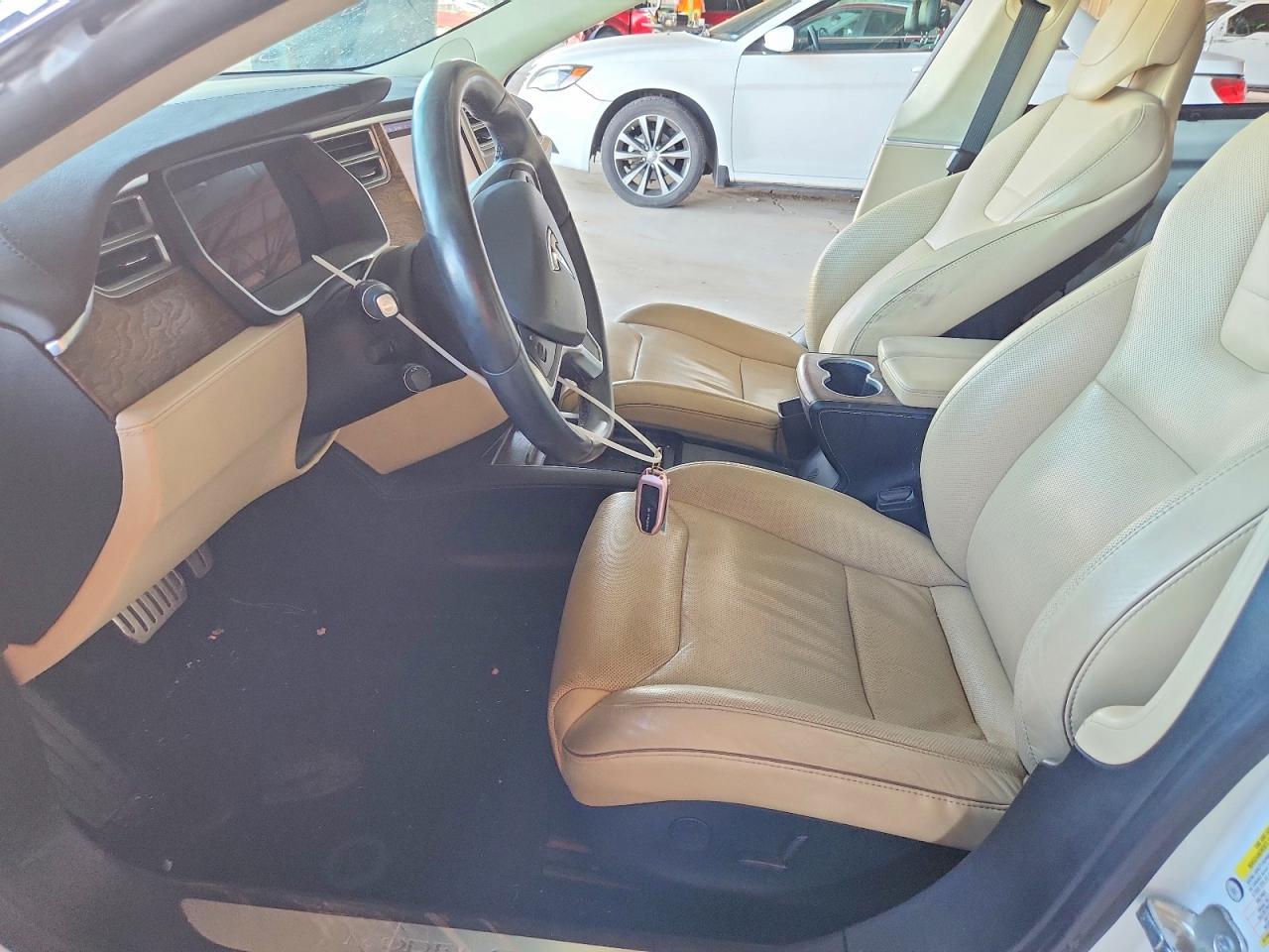 2016 Tesla Model S White vin: 5YJSA1E41GF169995