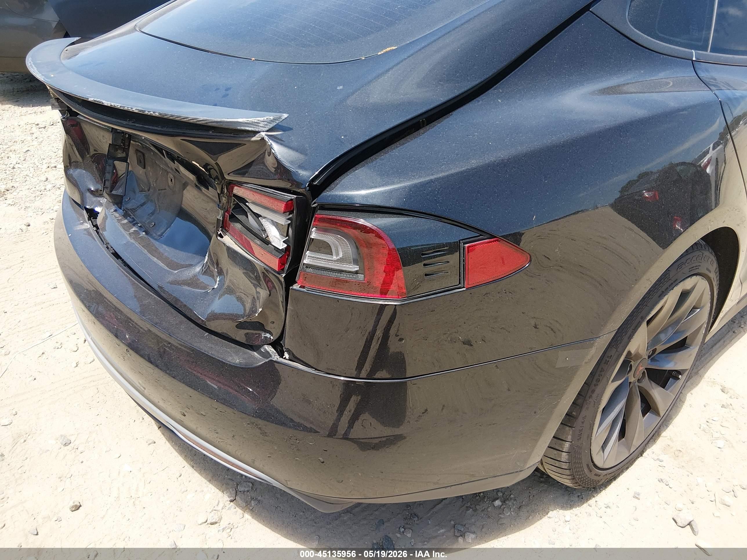 2015 Tesla Model S 85d/p85d Черный vin: 5YJSA1E42FF109139