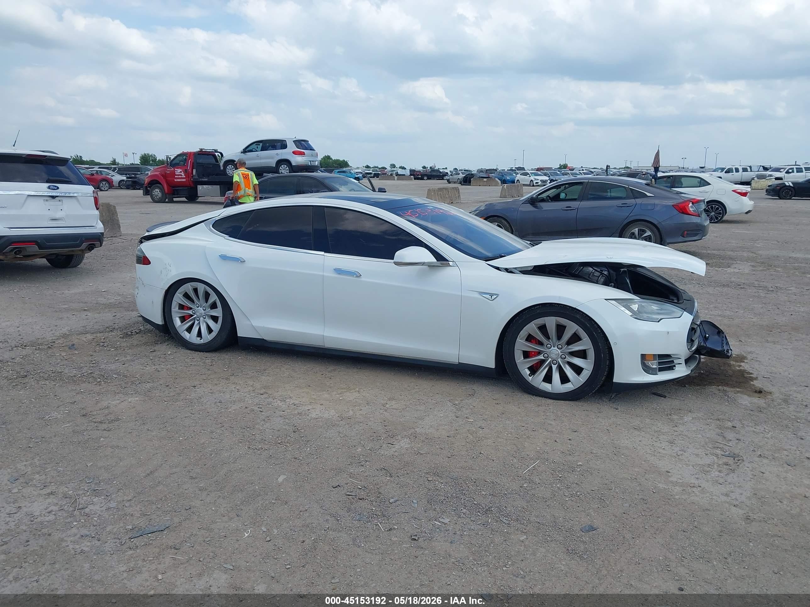 2015 Tesla Model S 85d/p85d White vin: 5YJSA1E43FF109523