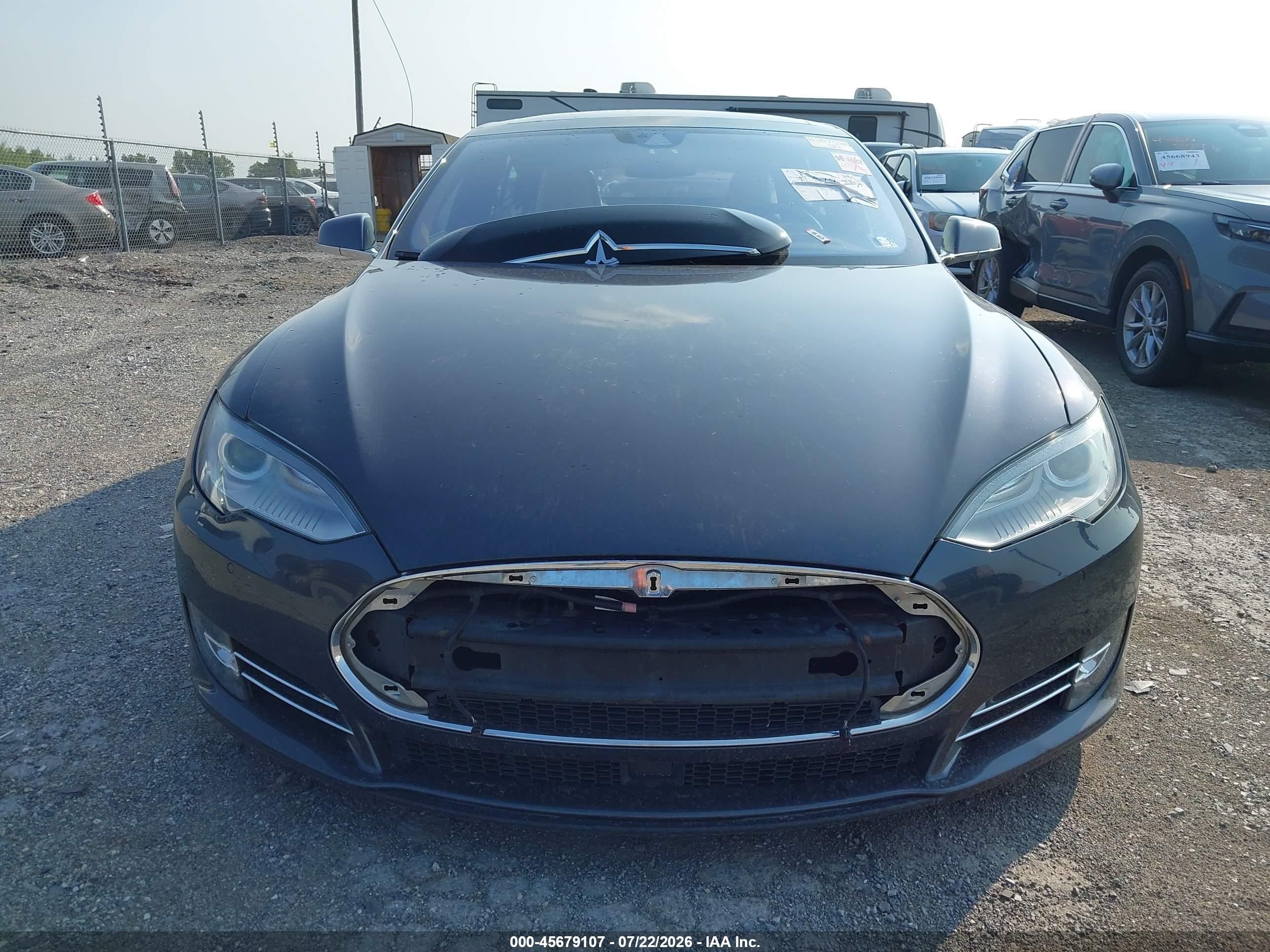 2015 Tesla Model S 85d/p85d Серый vin: 5YJSA1E47FF110674