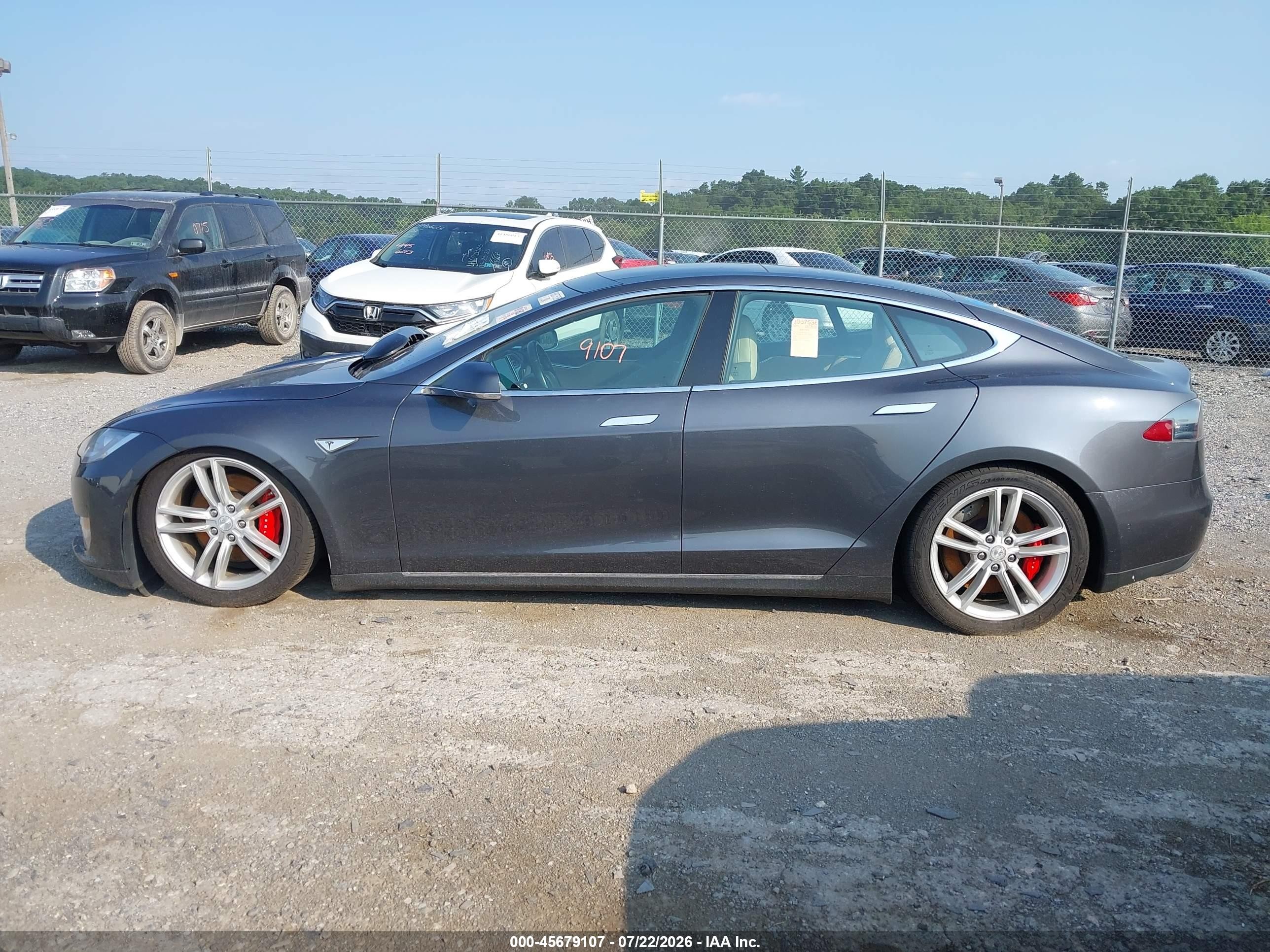 2015 Tesla Model S 85d/p85d Серый vin: 5YJSA1E47FF110674