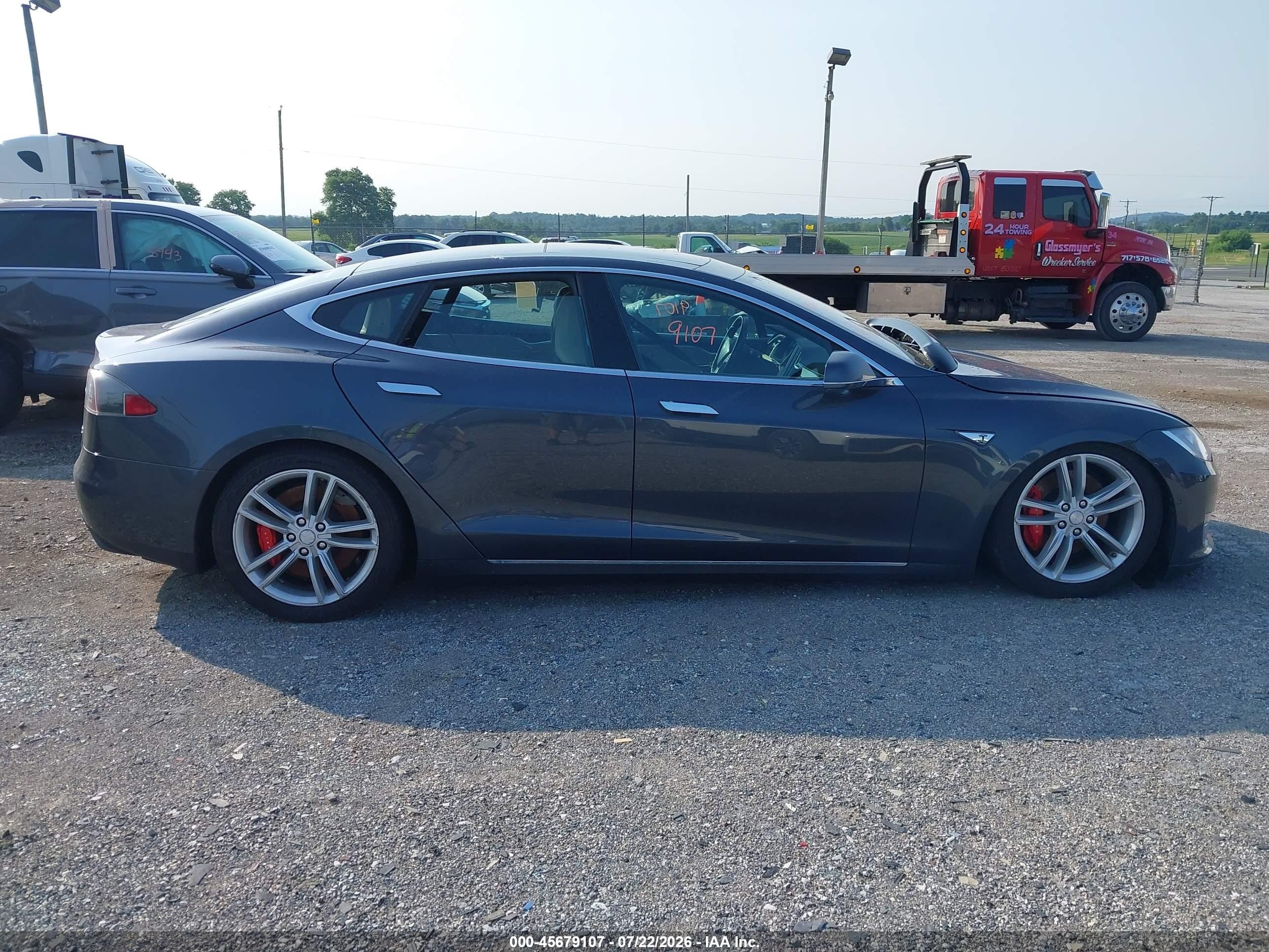 2015 Tesla Model S 85d/p85d Серый vin: 5YJSA1E47FF110674