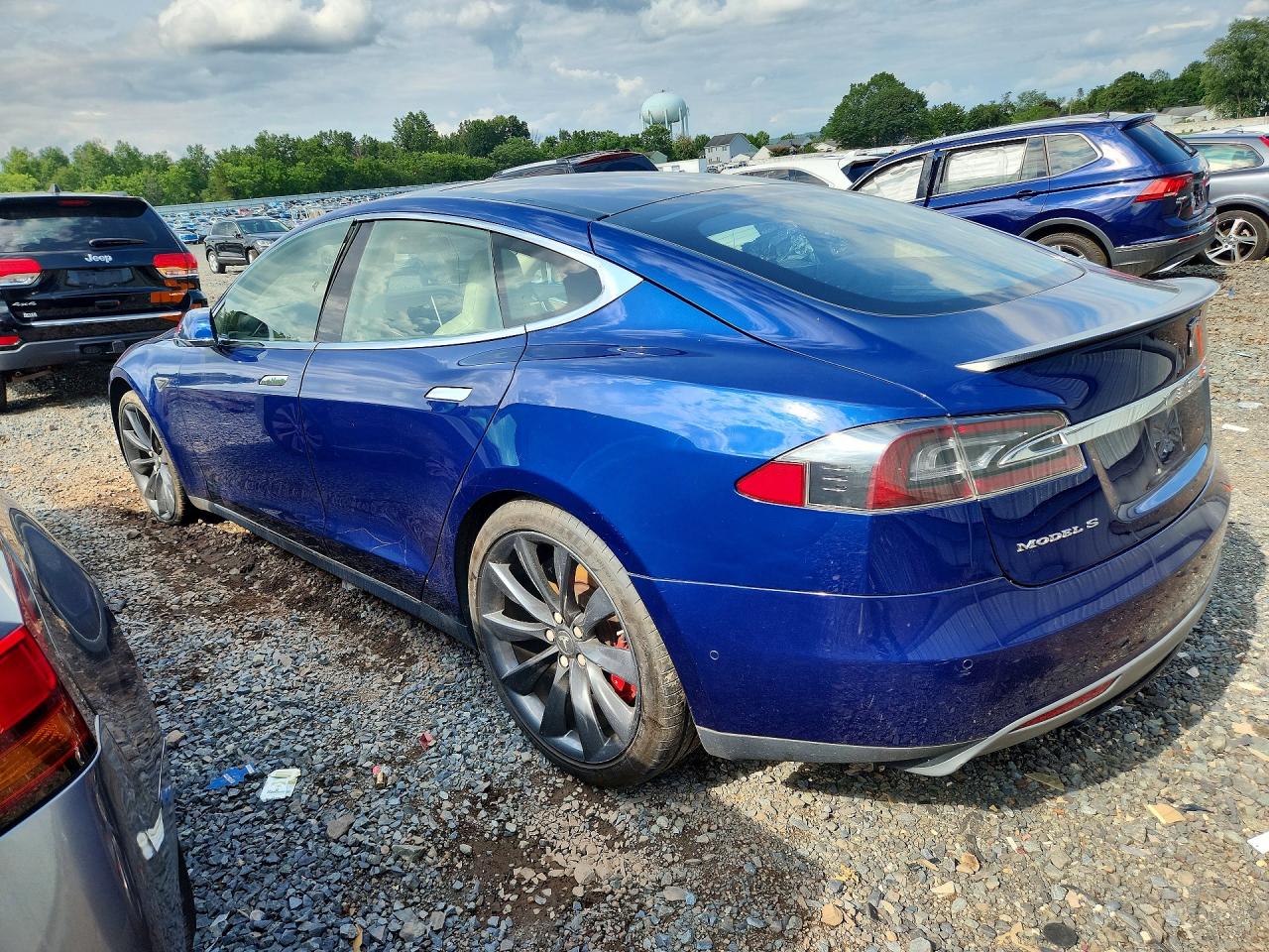 2015 Tesla Model S Blue vin: 5YJSA1E47FF114353