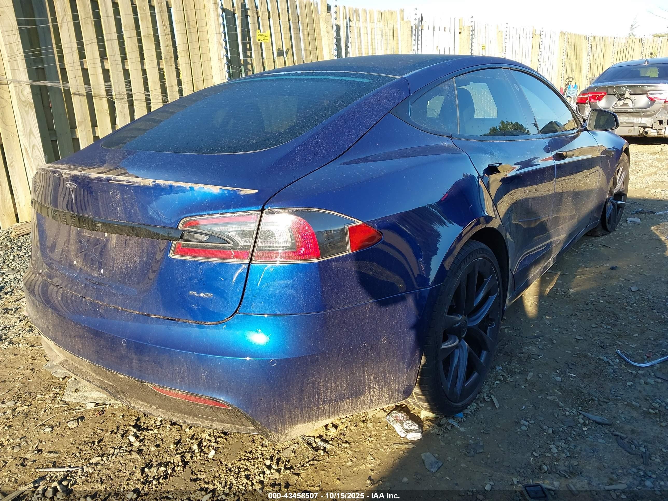 2021 Tesla Model S Plaid Tri Motor All-wheel Drive Dark Blue vin: 5YJSA1E68MF452567