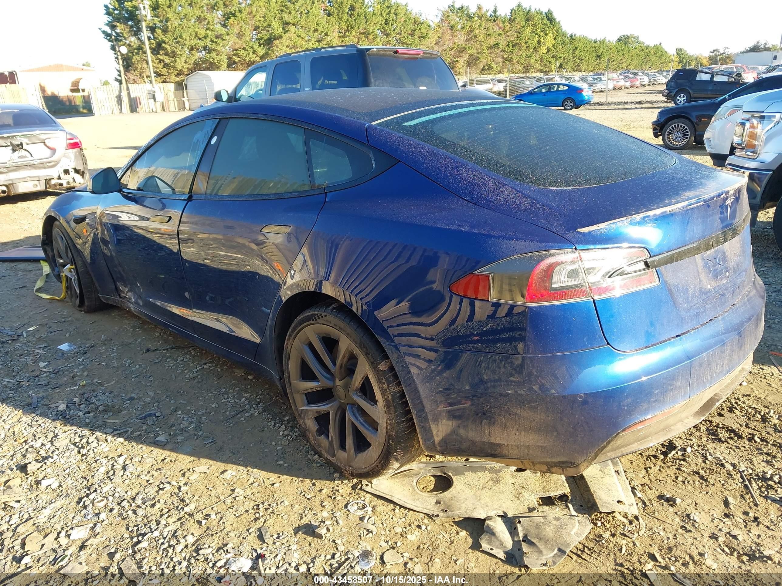 2021 Tesla Model S Plaid Tri Motor All-wheel Drive Dark Blue vin: 5YJSA1E68MF452567