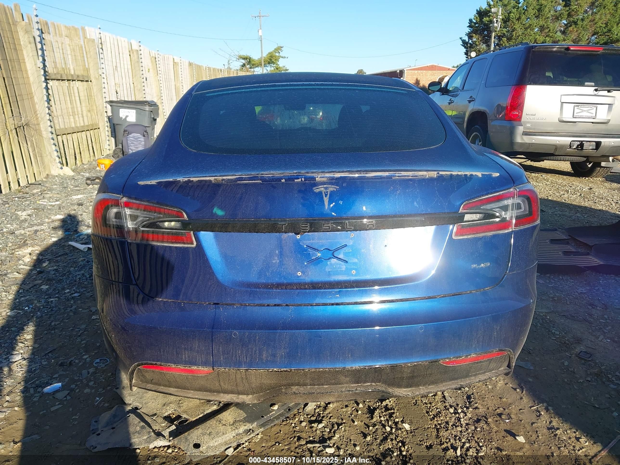 2021 Tesla Model S Plaid Tri Motor All-wheel Drive Dark Blue vin: 5YJSA1E68MF452567
