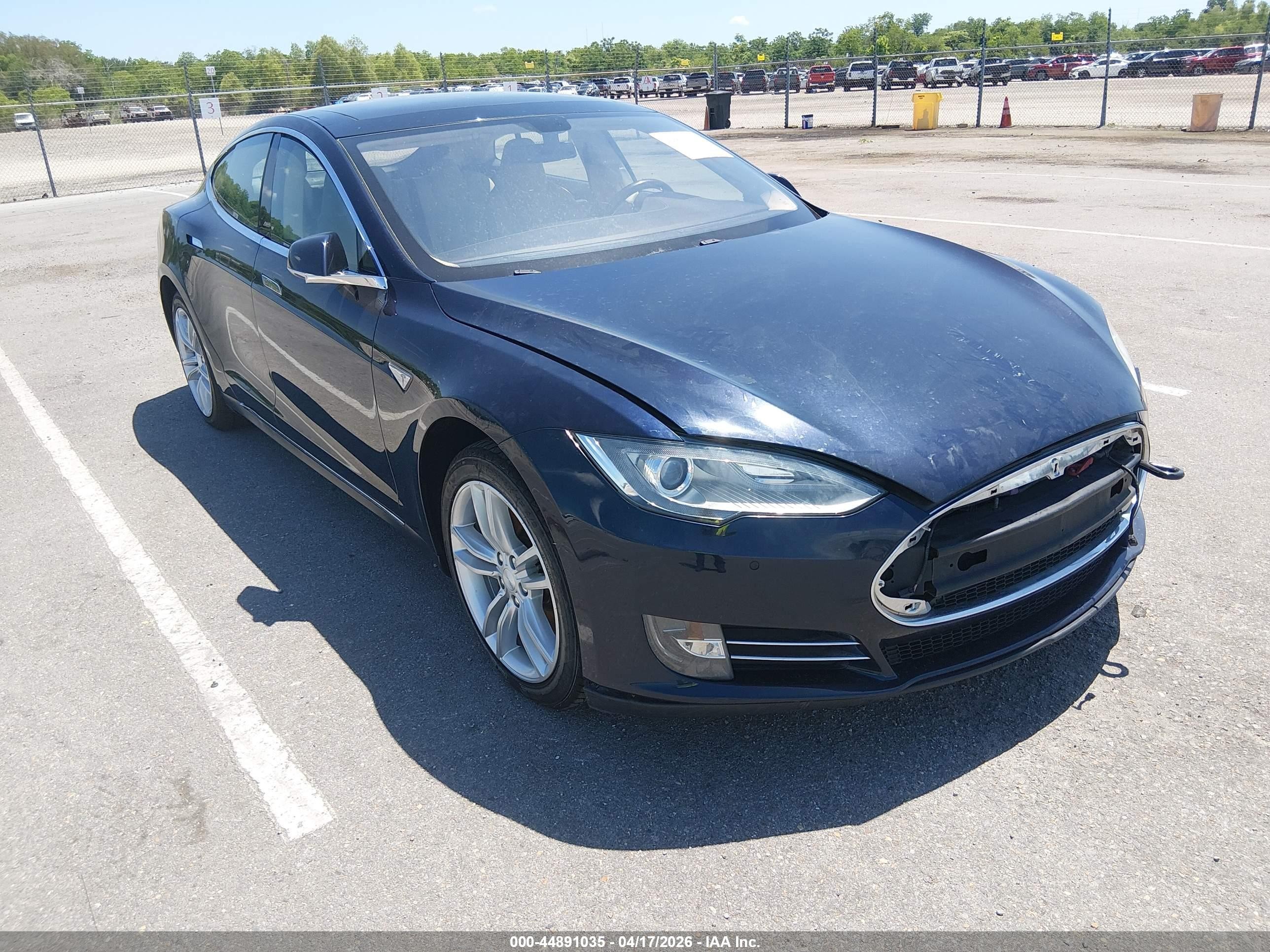 2014 Tesla Model S P85 Blue vin: 5YJSA1H10EFP43579
