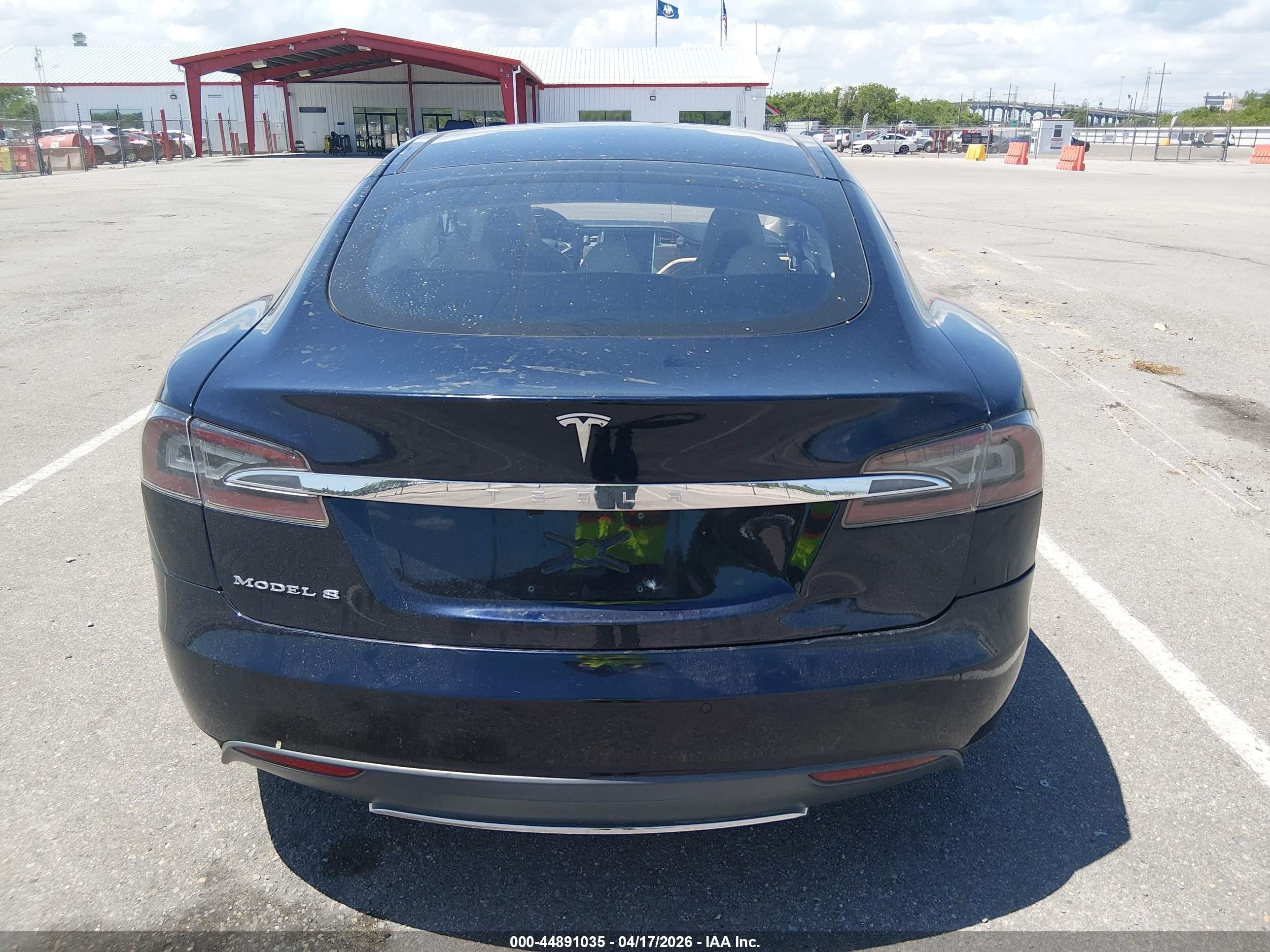 2014 Tesla Model S P85 Синий vin: 5YJSA1H10EFP43579