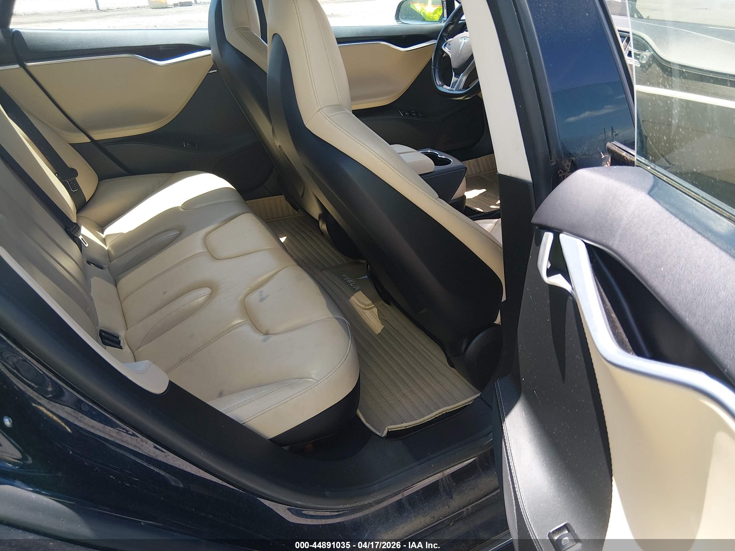2014 Tesla Model S P85 Синий vin: 5YJSA1H10EFP43579