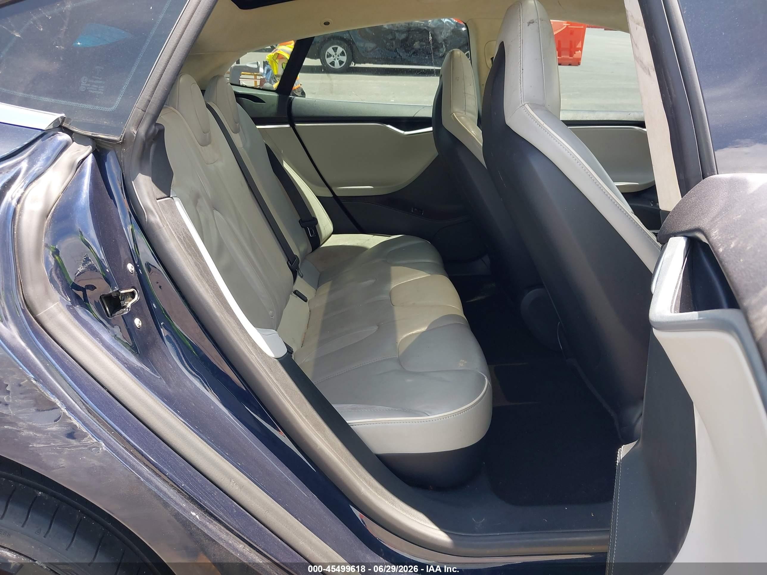 2014 Tesla Model S P85 Dark Blue vin: 5YJSA1H10EFP49088