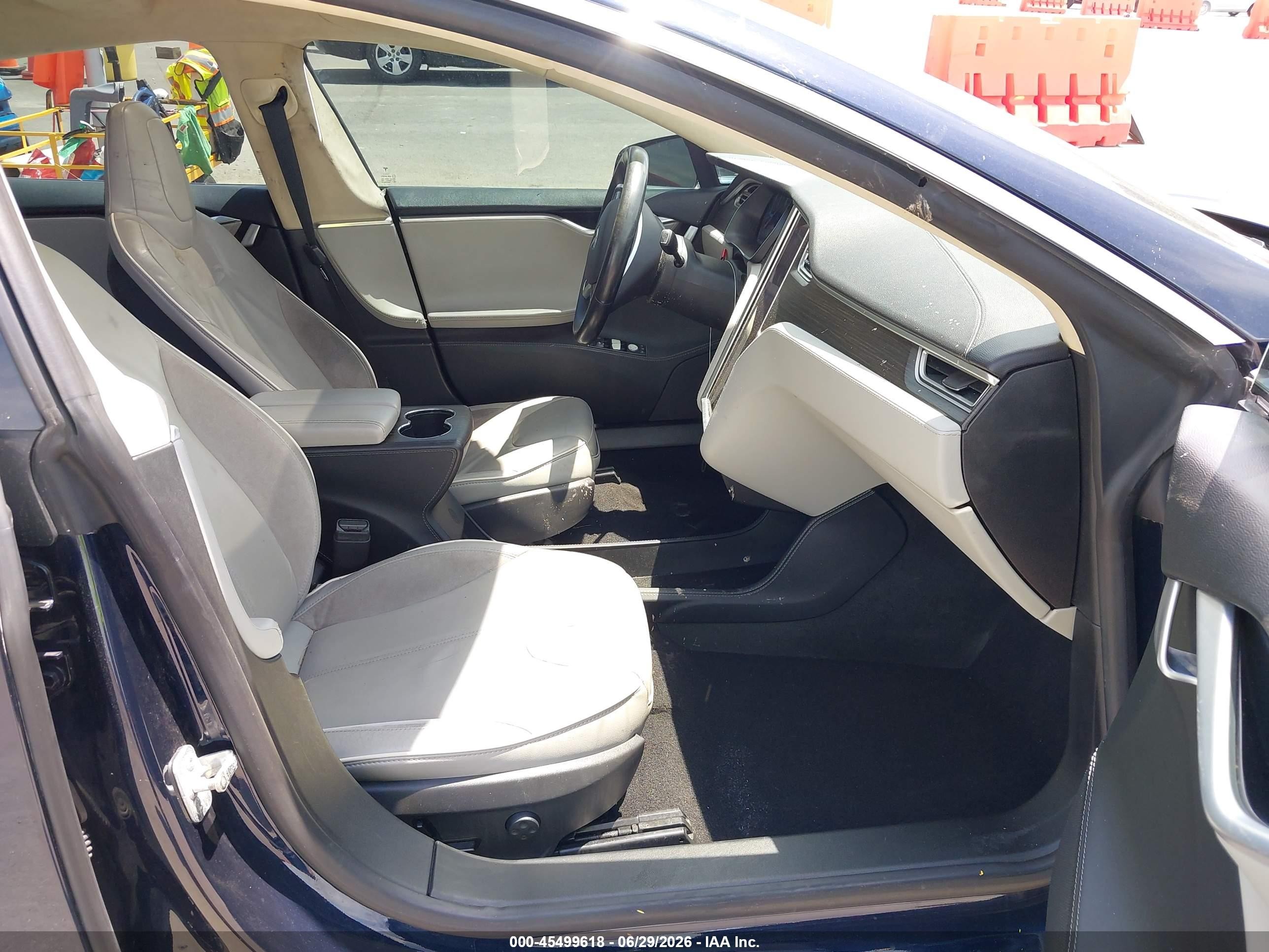 2014 Tesla Model S P85 Dark Blue vin: 5YJSA1H10EFP49088