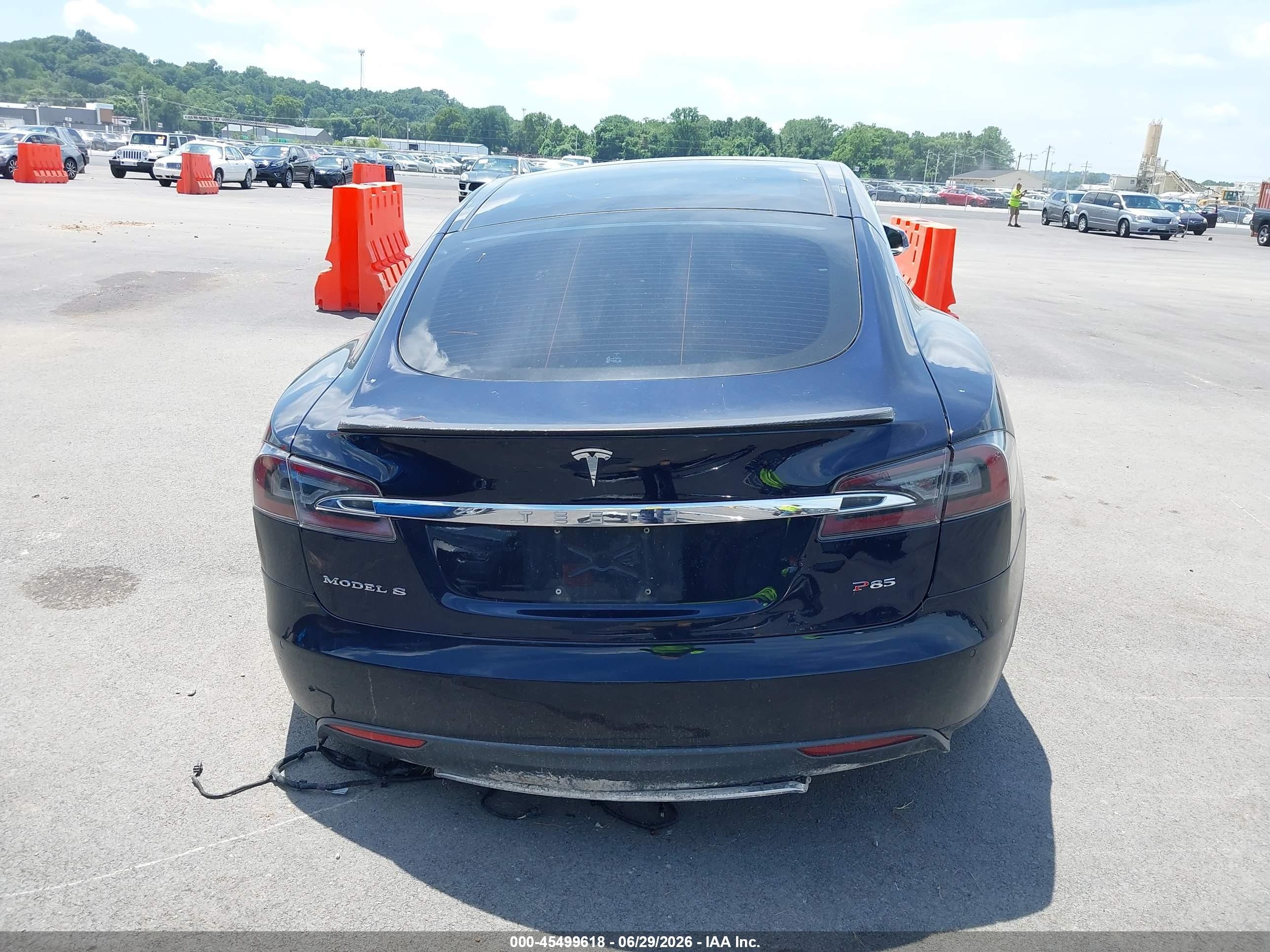 2014 Tesla Model S P85 Dark Blue vin: 5YJSA1H10EFP49088