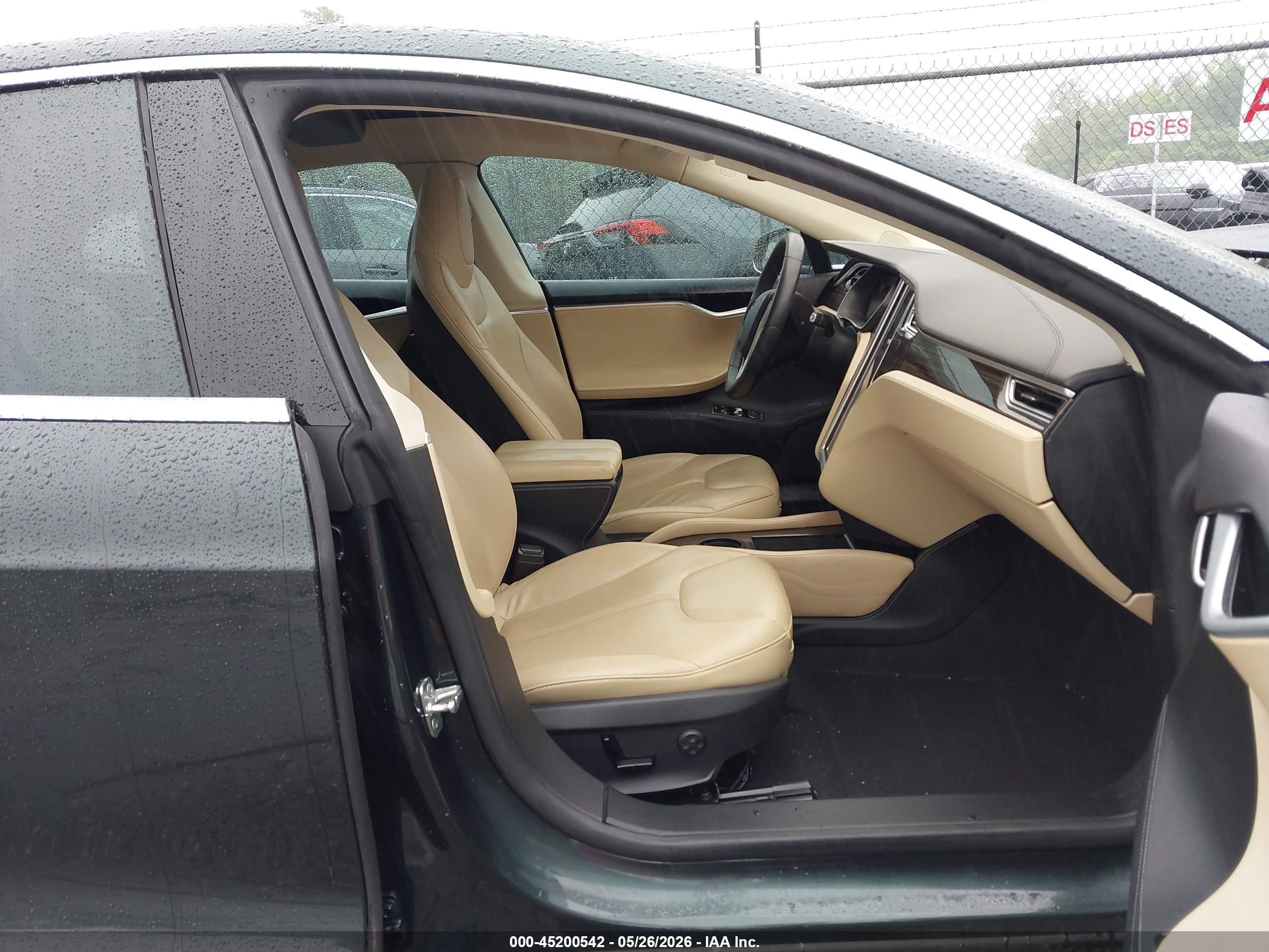 2014 Tesla Model S P85 Черный vin: 5YJSA1H10EFP49396