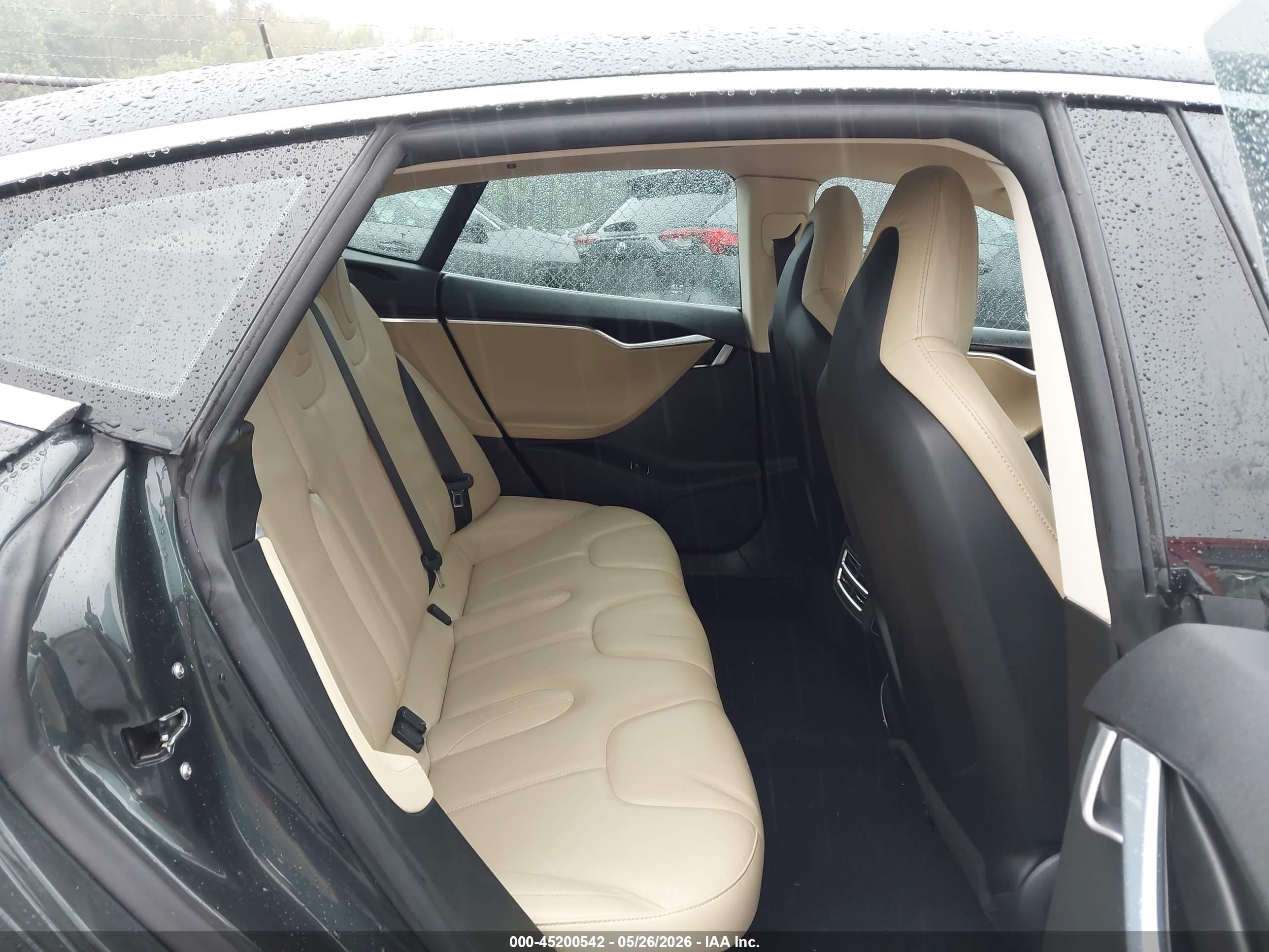 2014 Tesla Model S P85 Черный vin: 5YJSA1H10EFP49396