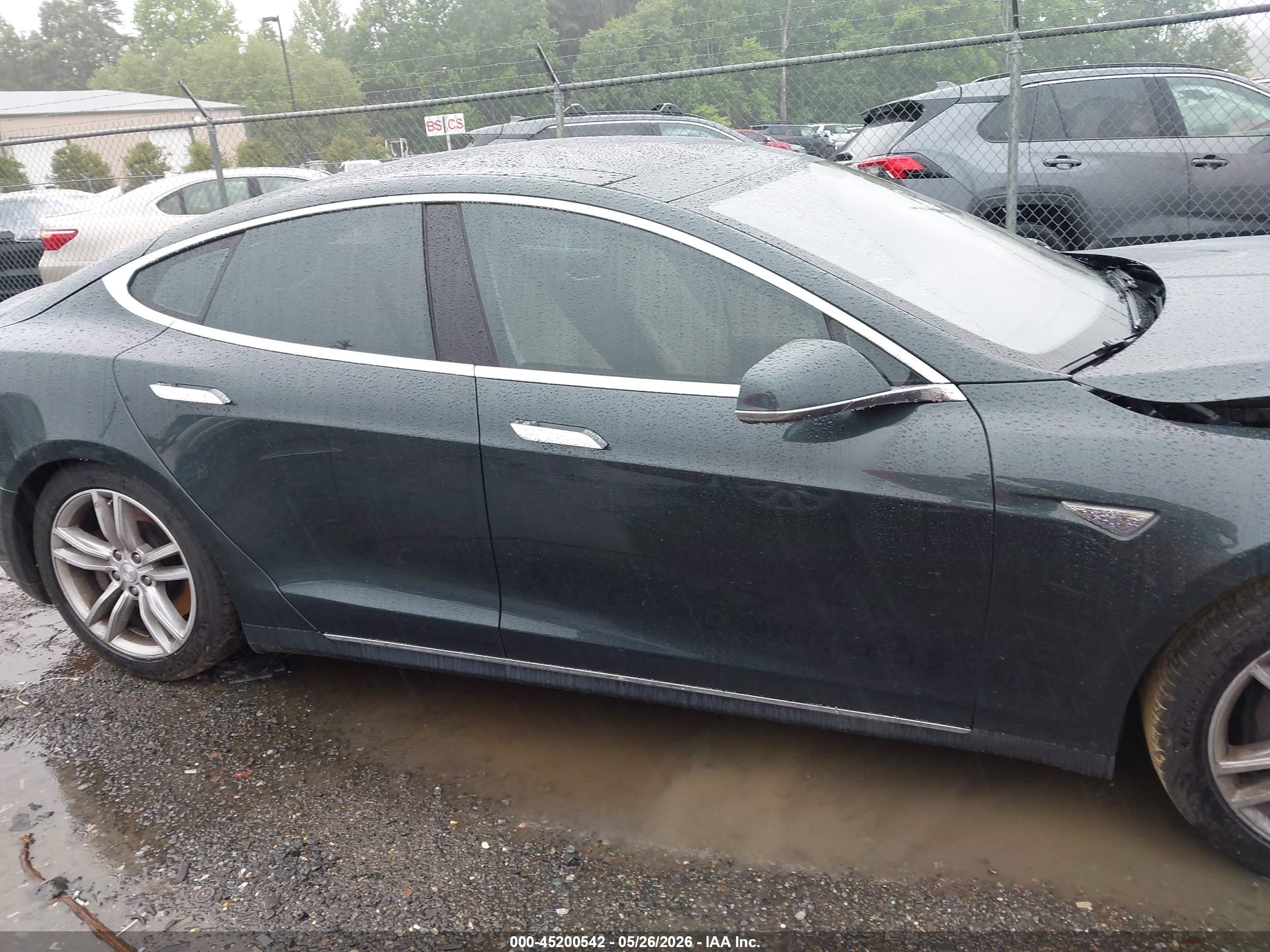 2014 Tesla Model S P85 Черный vin: 5YJSA1H10EFP49396
