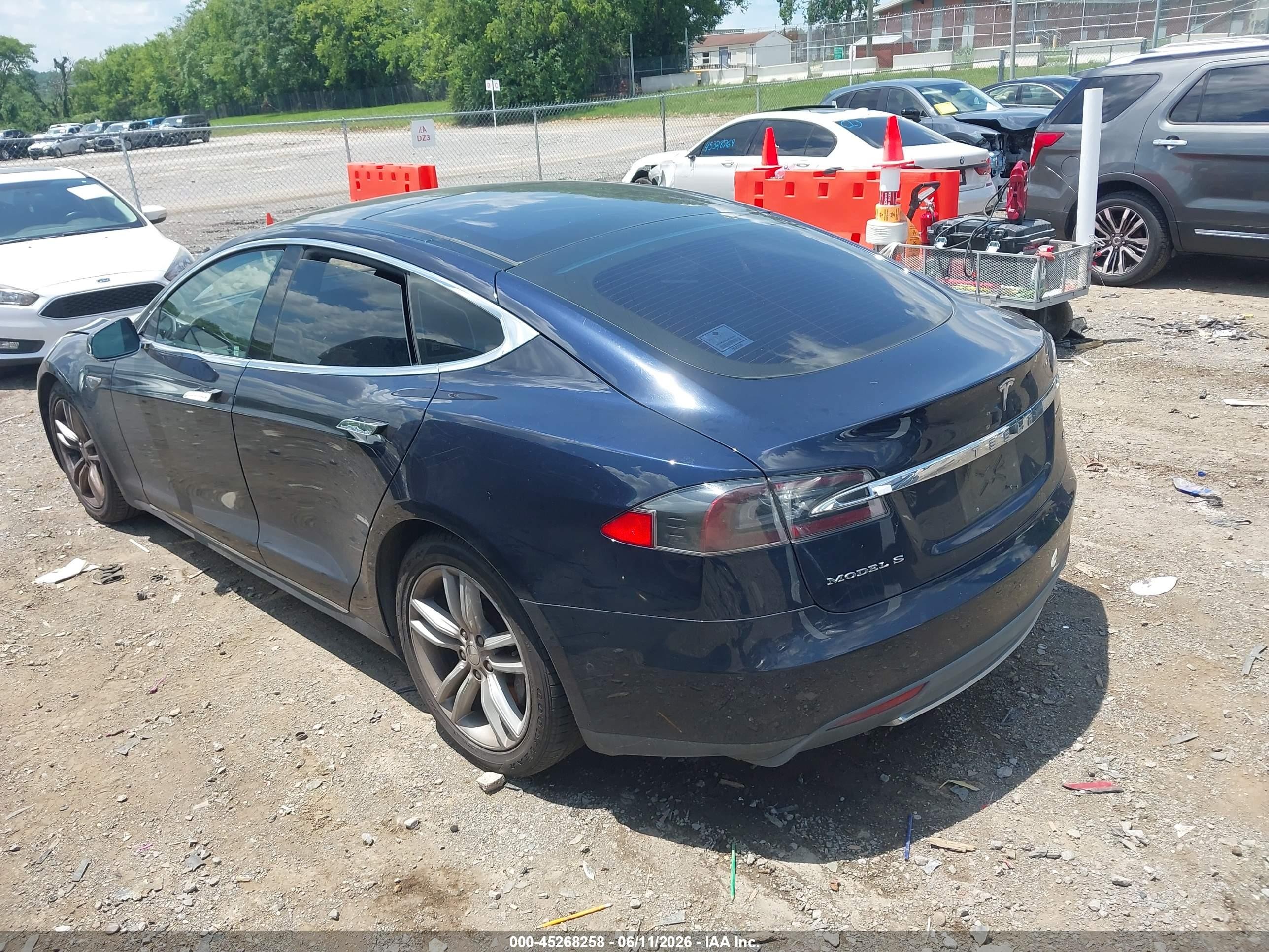 2014 Tesla Model S P85 Blue vin: 5YJSA1H10EFP57286