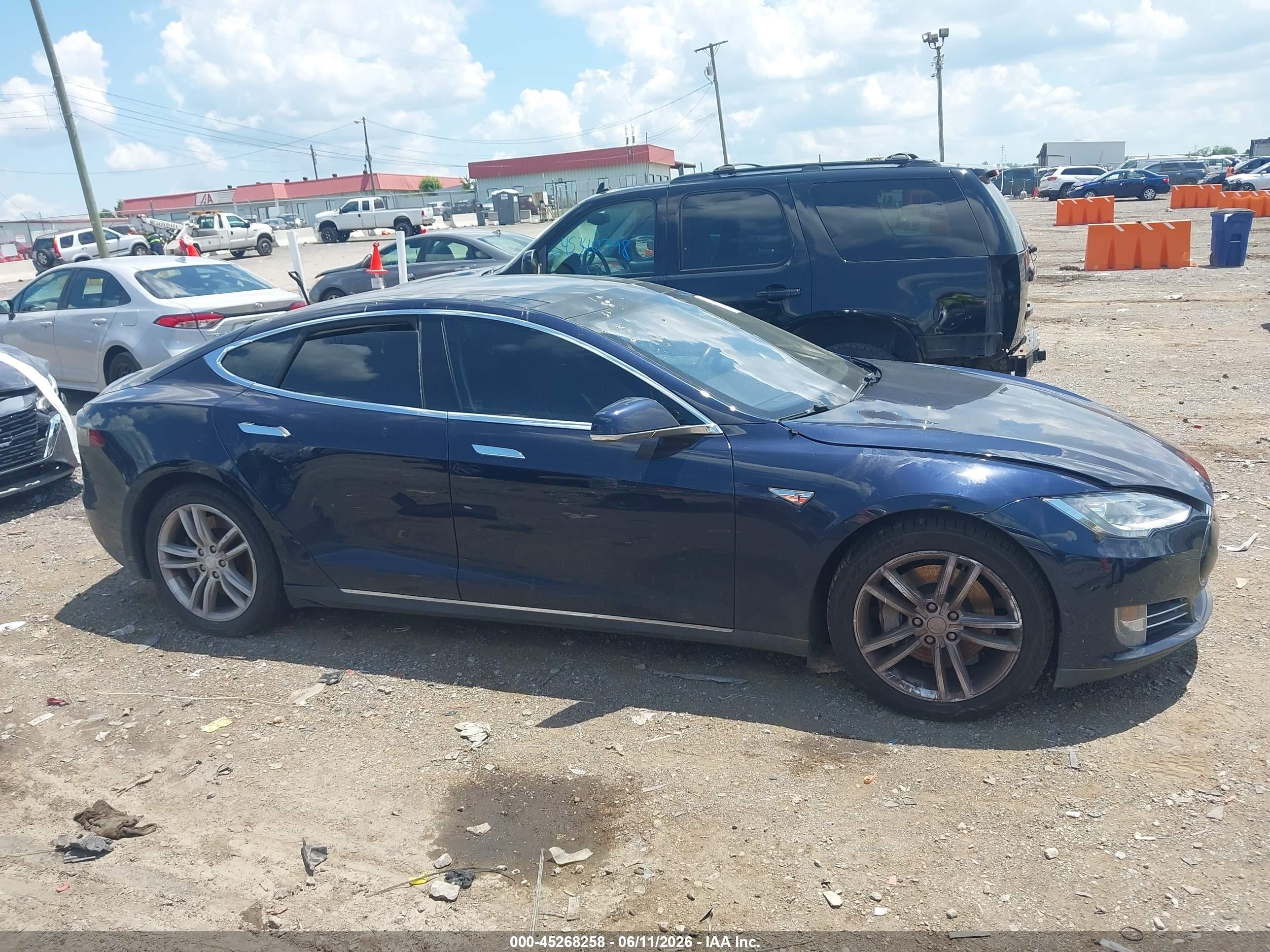 2014 Tesla Model S P85 Blue vin: 5YJSA1H10EFP57286