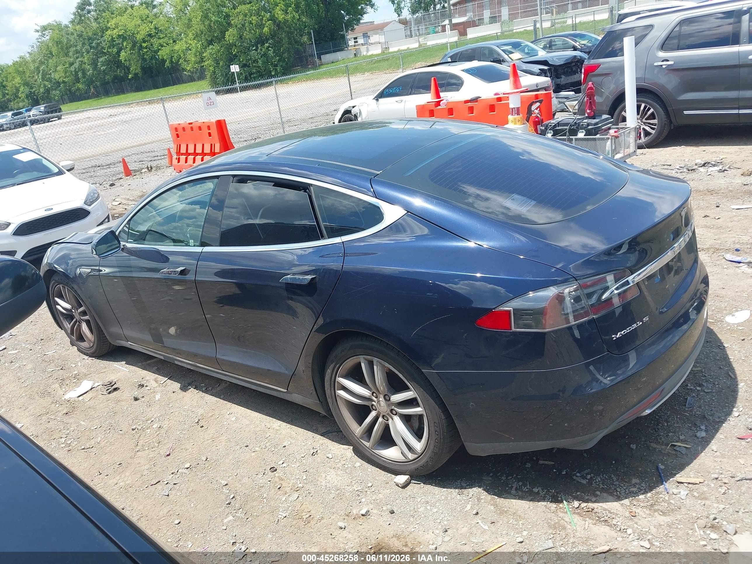 2014 Tesla Model S P85 Blue vin: 5YJSA1H10EFP57286