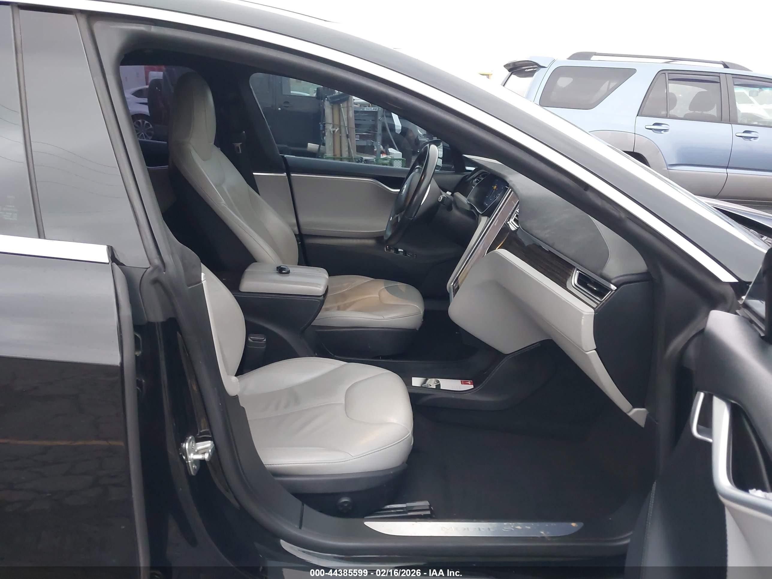 2014 Tesla Model S P85 Black vin: 5YJSA1H10EFP61211