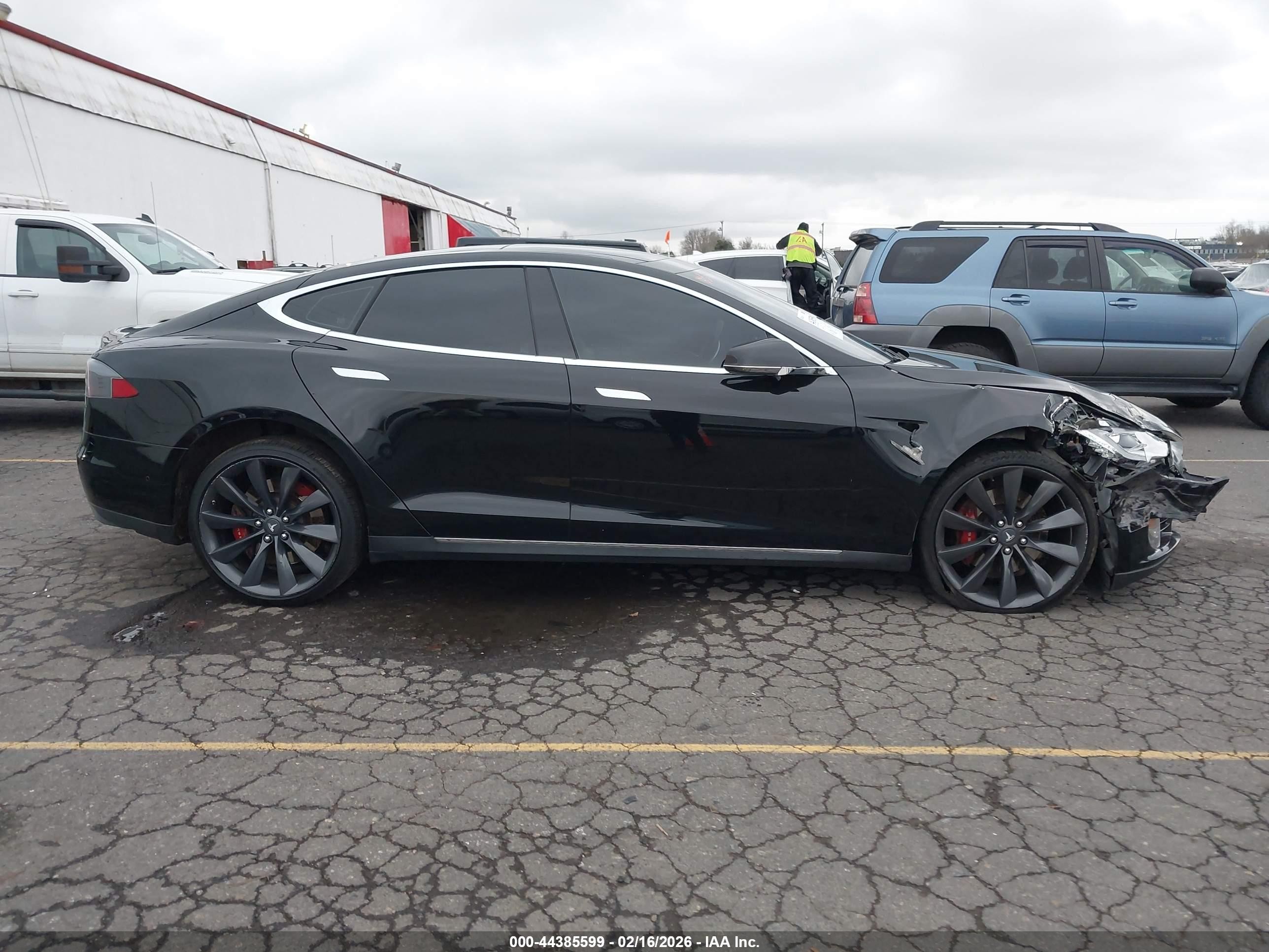 2014 Tesla Model S P85 Black vin: 5YJSA1H10EFP61211